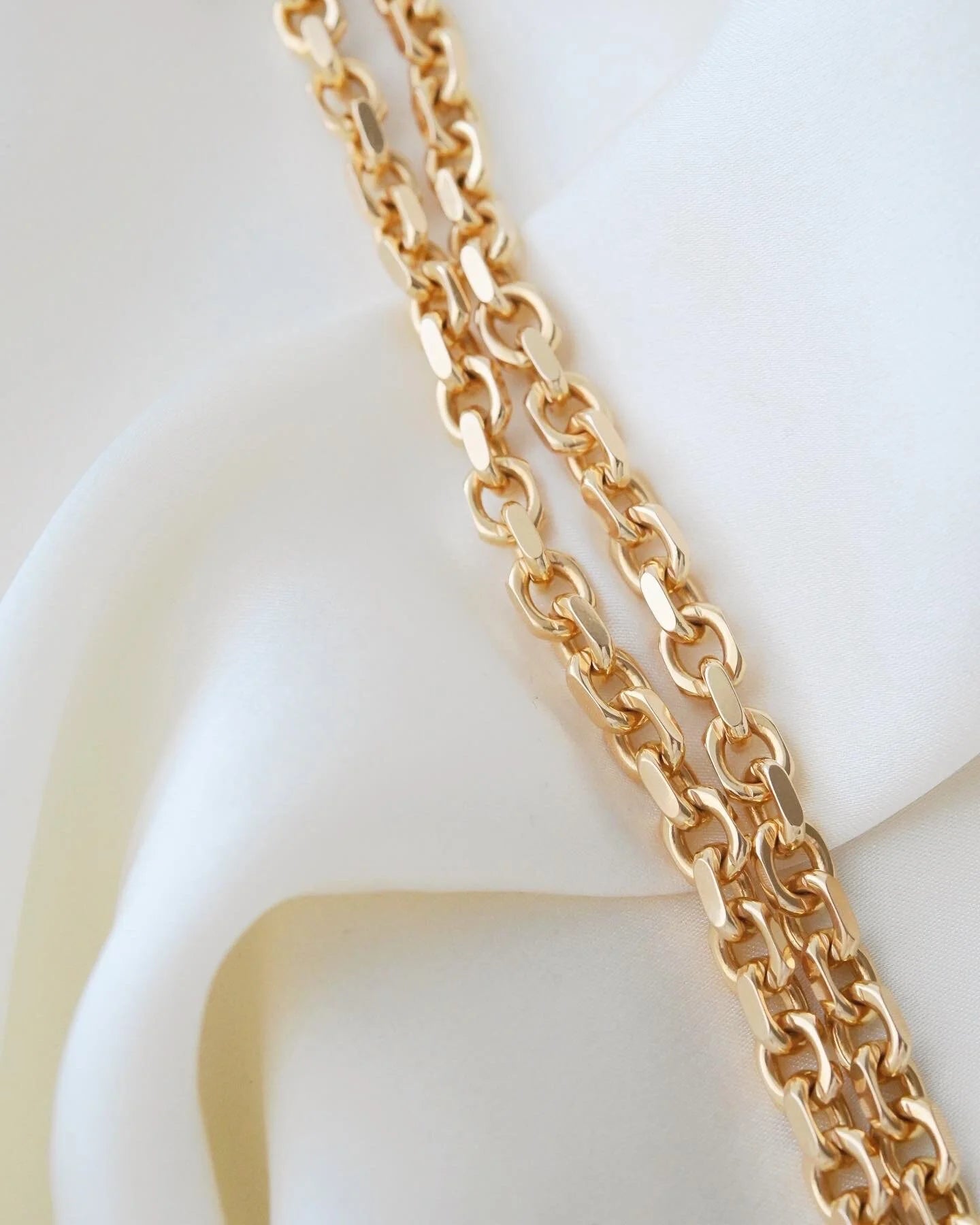 Rare Italian 57 Grams Anchor Link Necklace 20.25 Inches 18K Gold