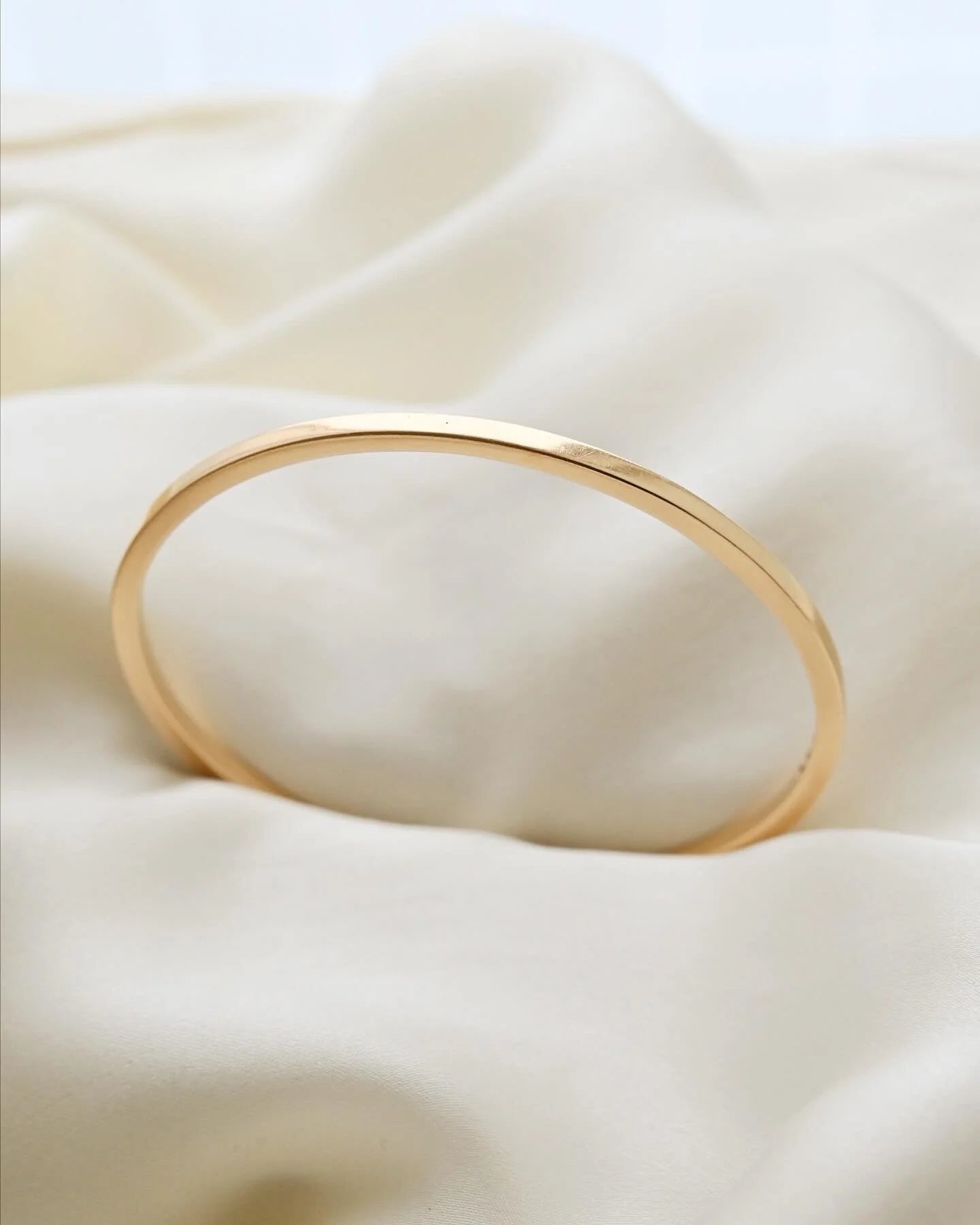 Super Heavy 27 Grams Vintage Bangle 18K Gold 1966
