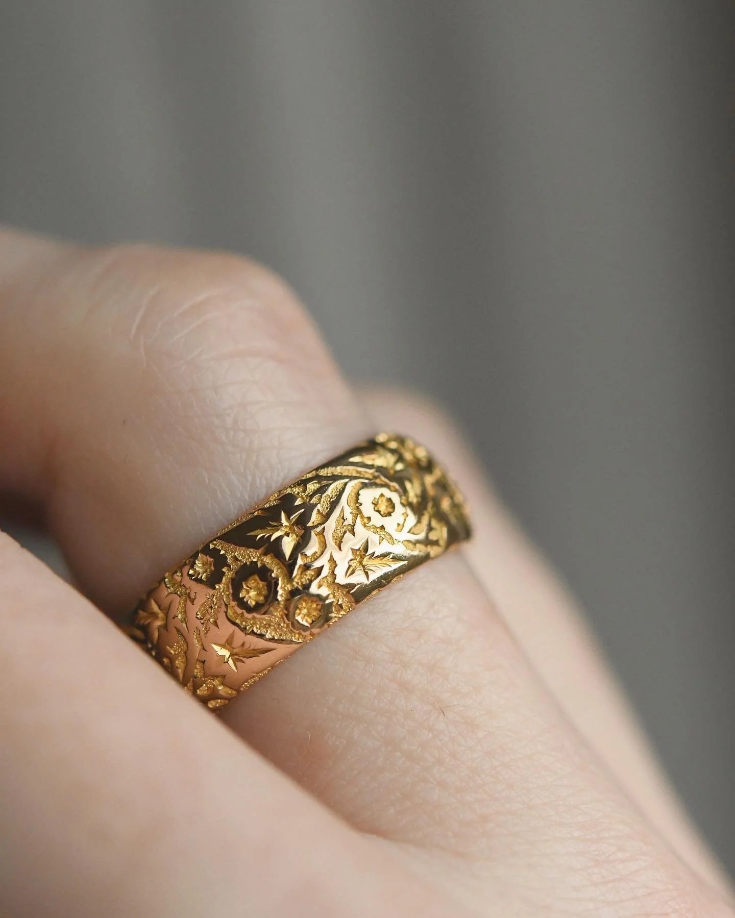 Fabulous Edwardian Wedding Band 18K Gold 1902