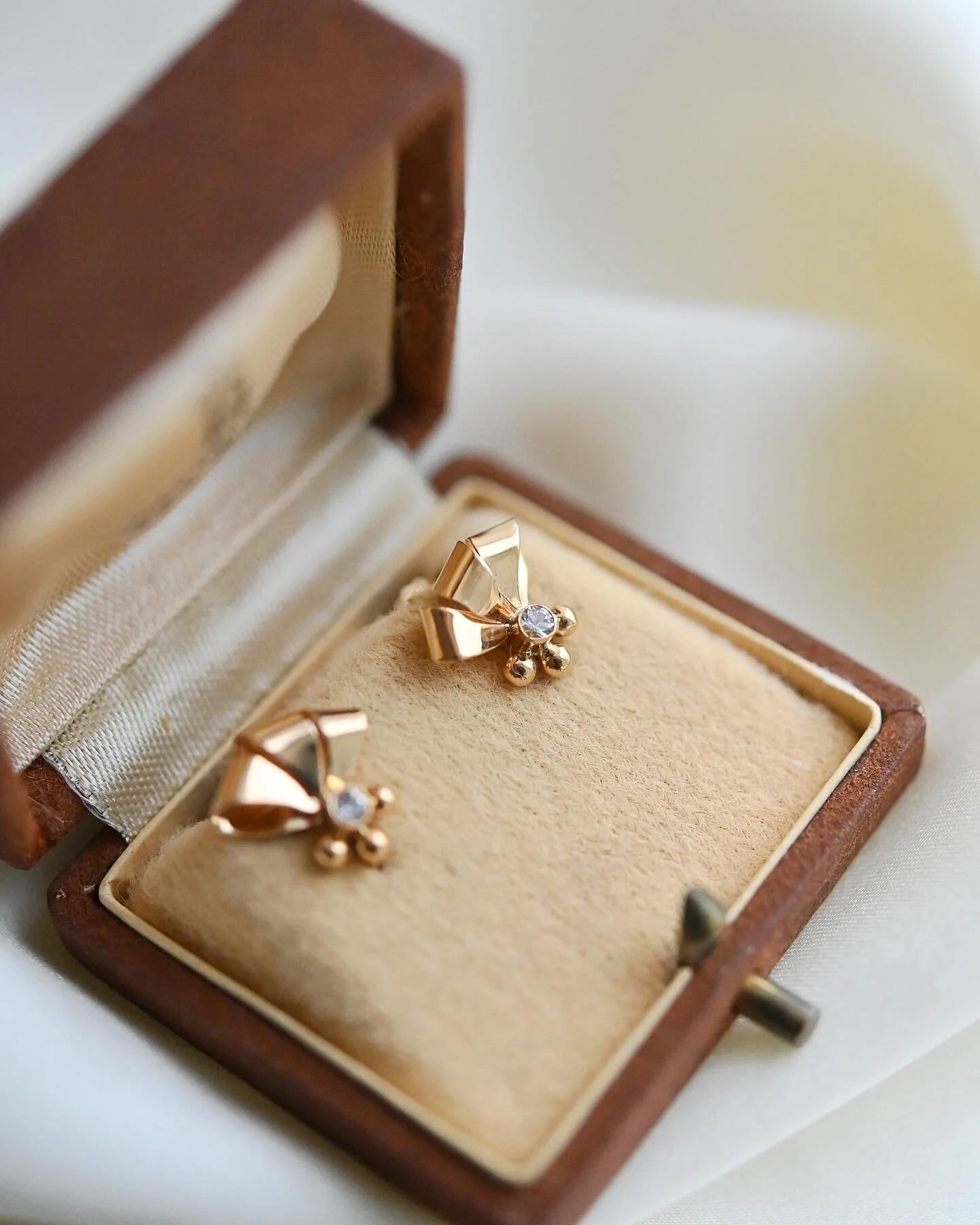 The Cutest Antique Earrings w Clear Quartz Original Box 18K Gold 1920