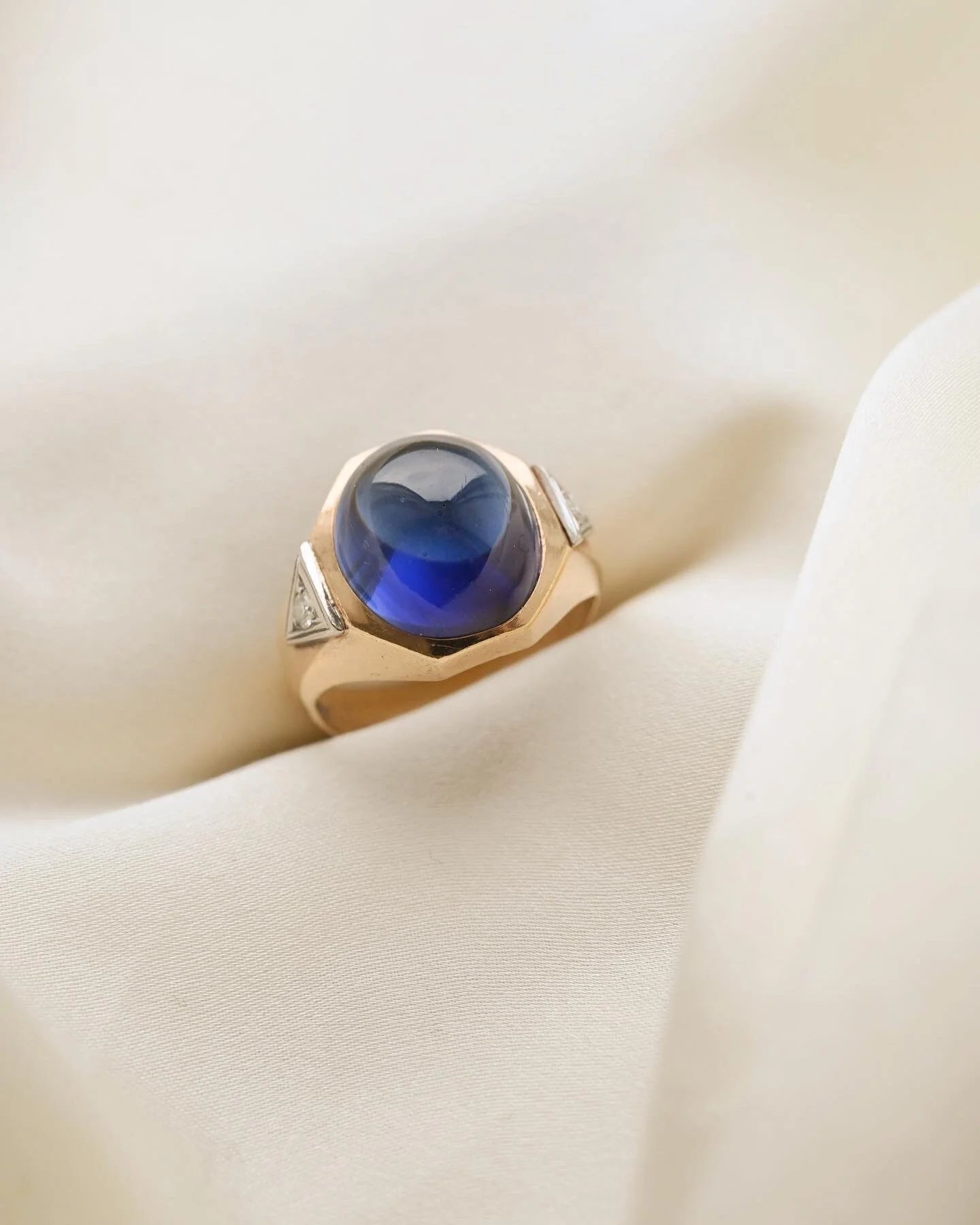 Magnificent Antique Cabochon Cut Lab Sapphire and Natural Diamonds 10K Gold 1920s