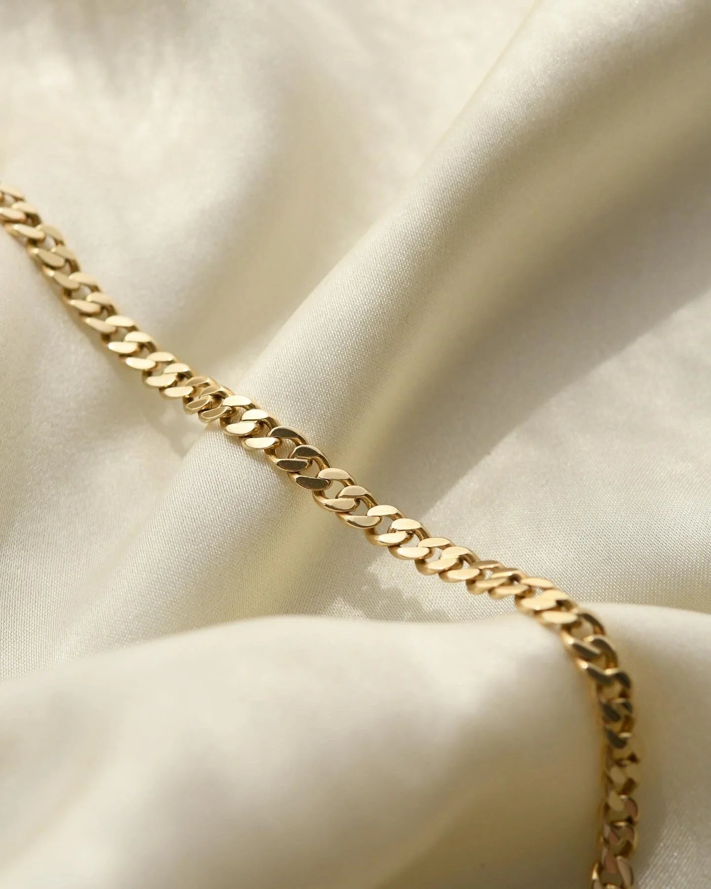 Glowing 1970s Curb Link Chain 14K Gold