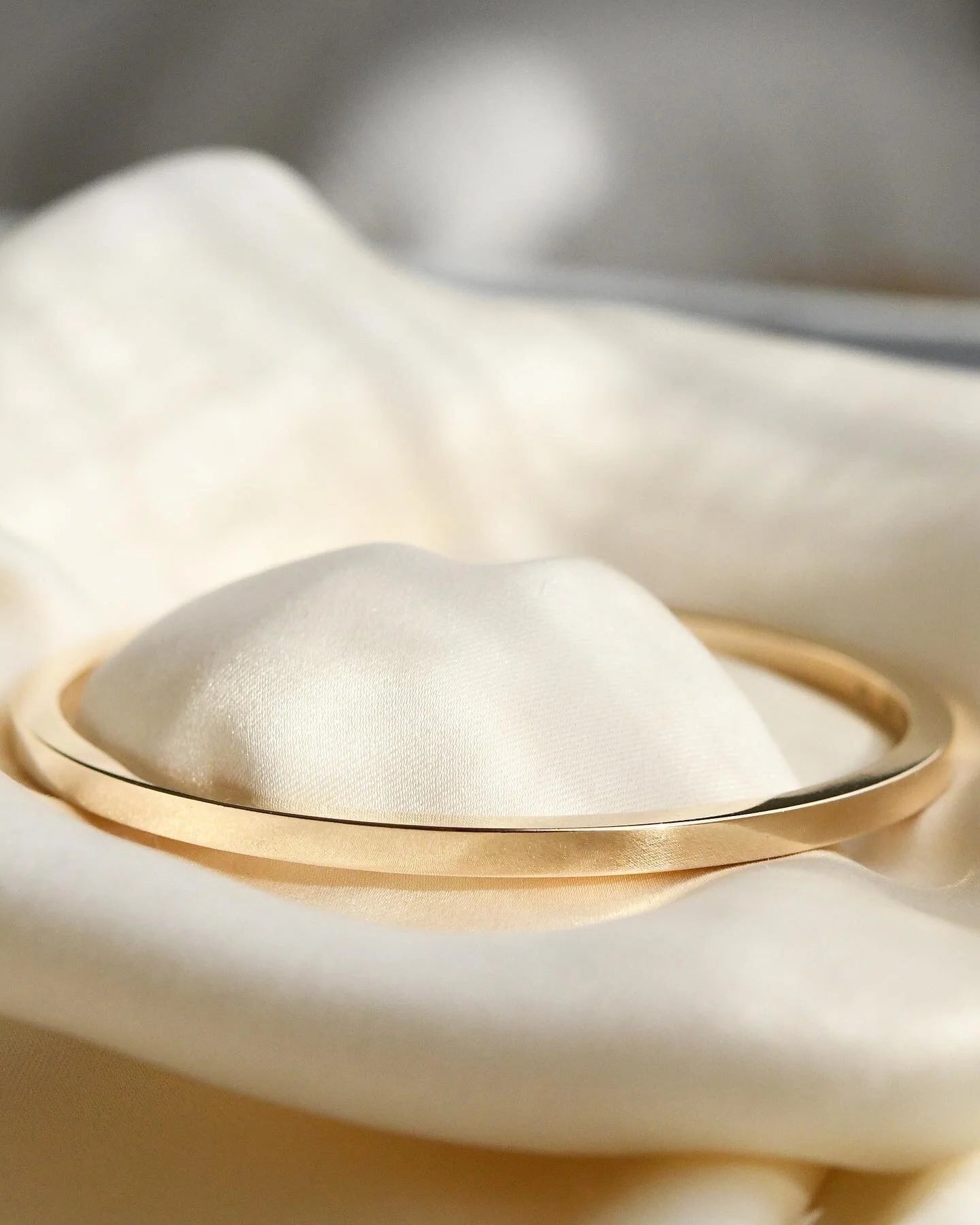 Wonderful HEAVY Bangle 14K Gold