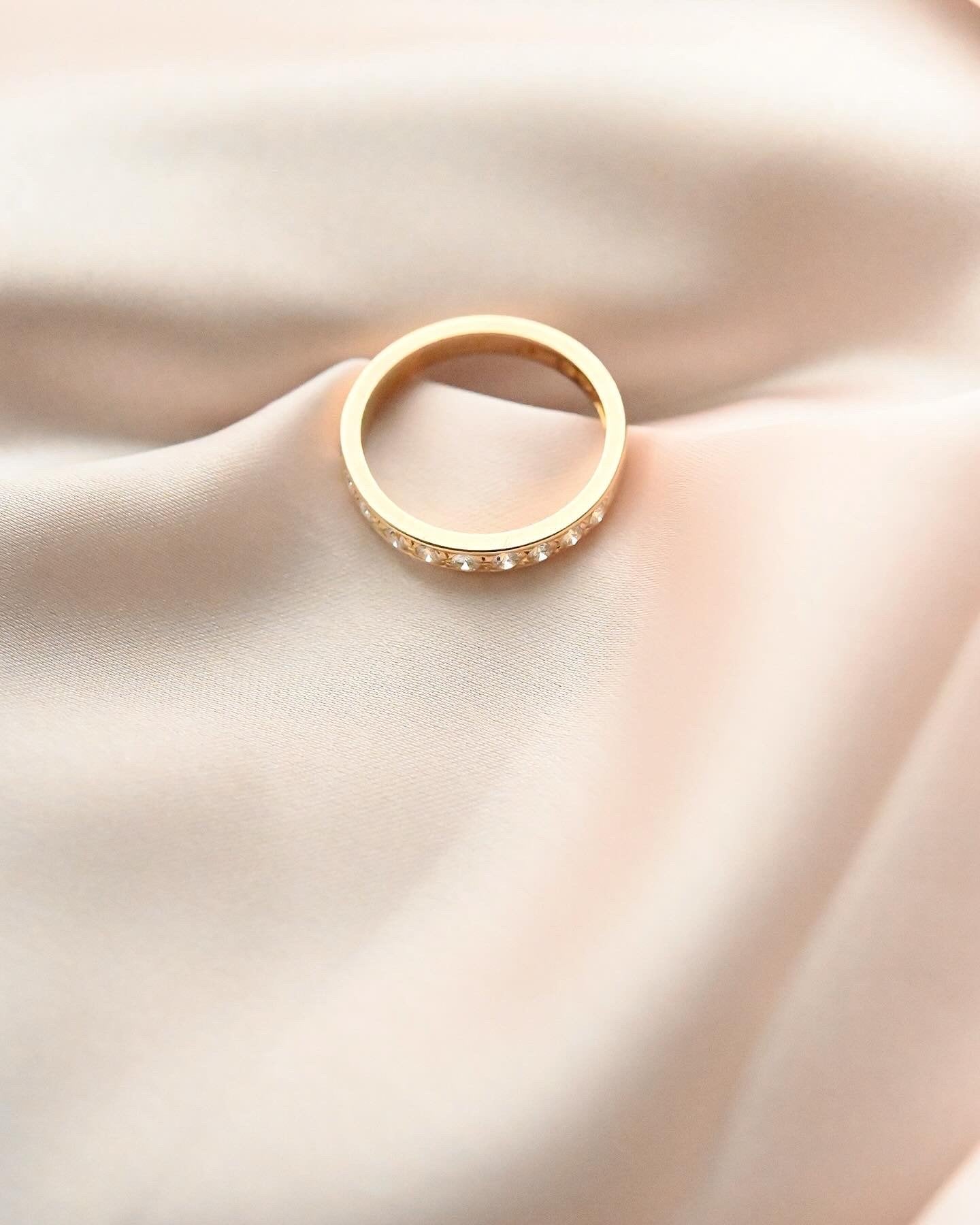 Big Substantial Old Diamond Wedding Band 18K Gold Sweden