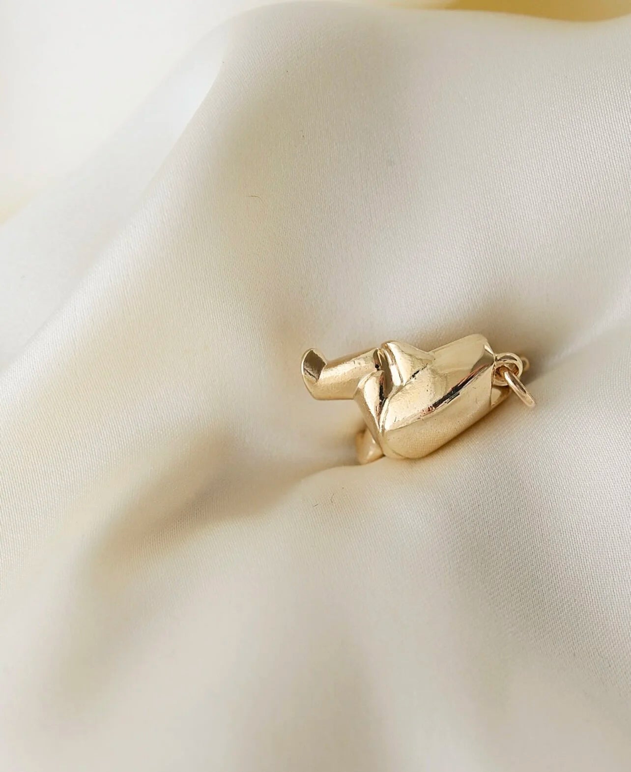 Danish Vintage Hunting Eskimo Pendant 8K Gold 1960