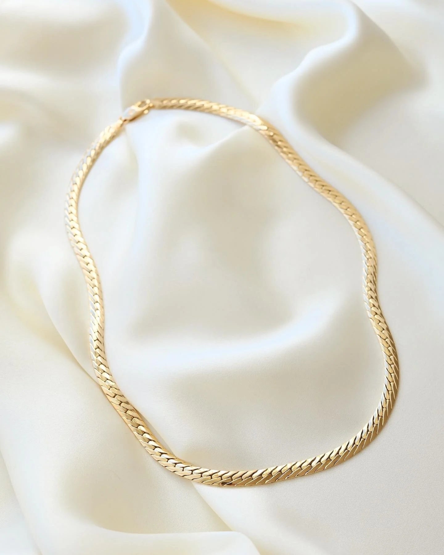 Sublime Rare Deluxe Serpent Curb Link Necklace 18K Gold