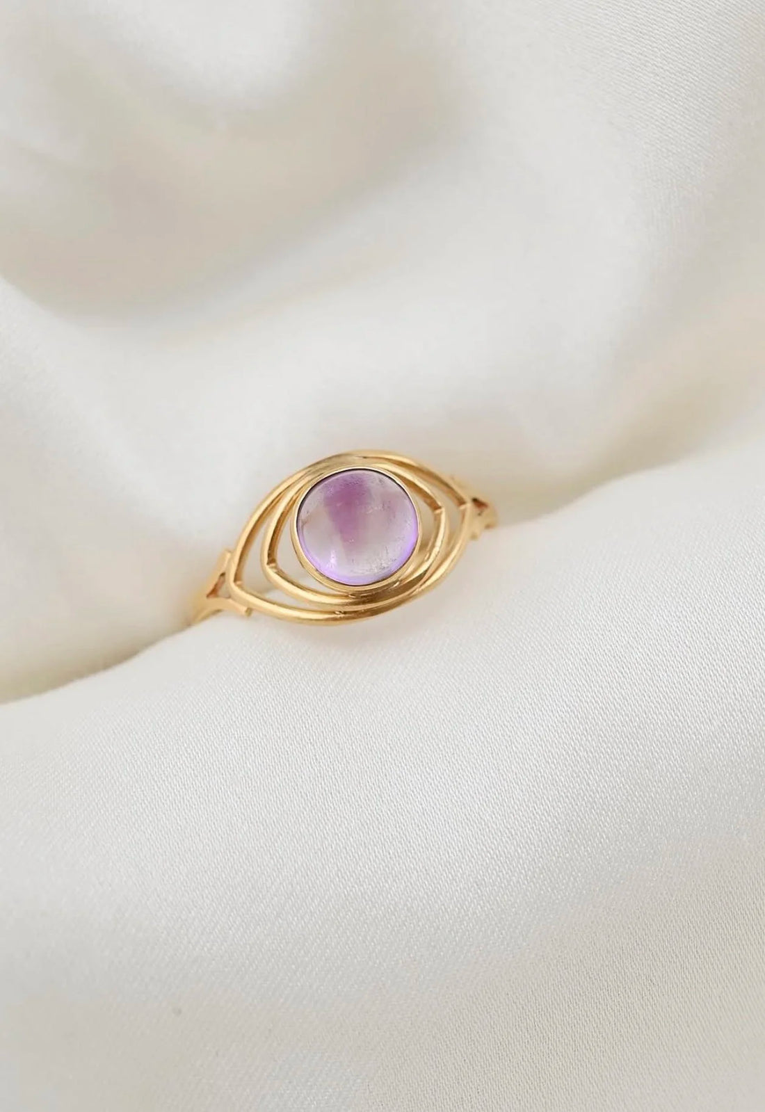 Beautiful Evil Eye Amethyst Stone Vintage Ring 18K Gold Sweden Mid 1900s