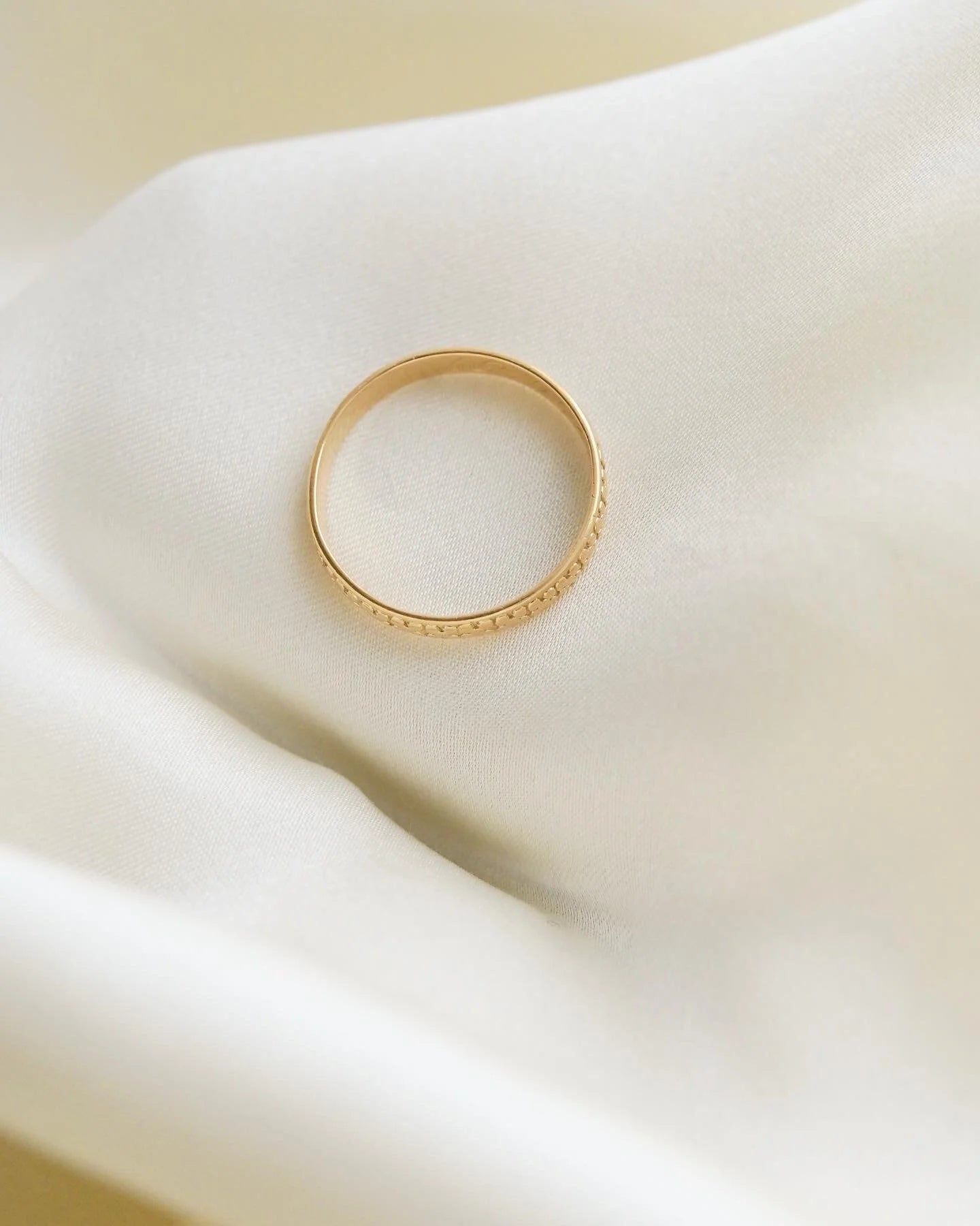 Antique Pattern Stacking Band Ring 18K Gold 1956