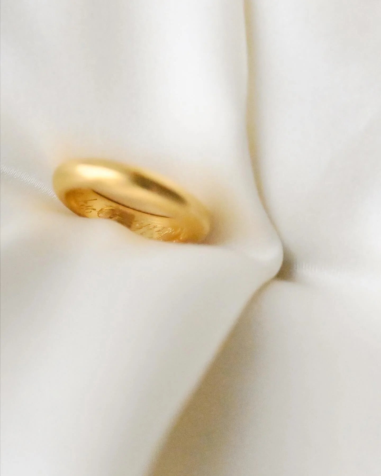 Wonderful Rare Heavy Wedding Band 23K Gold 1919