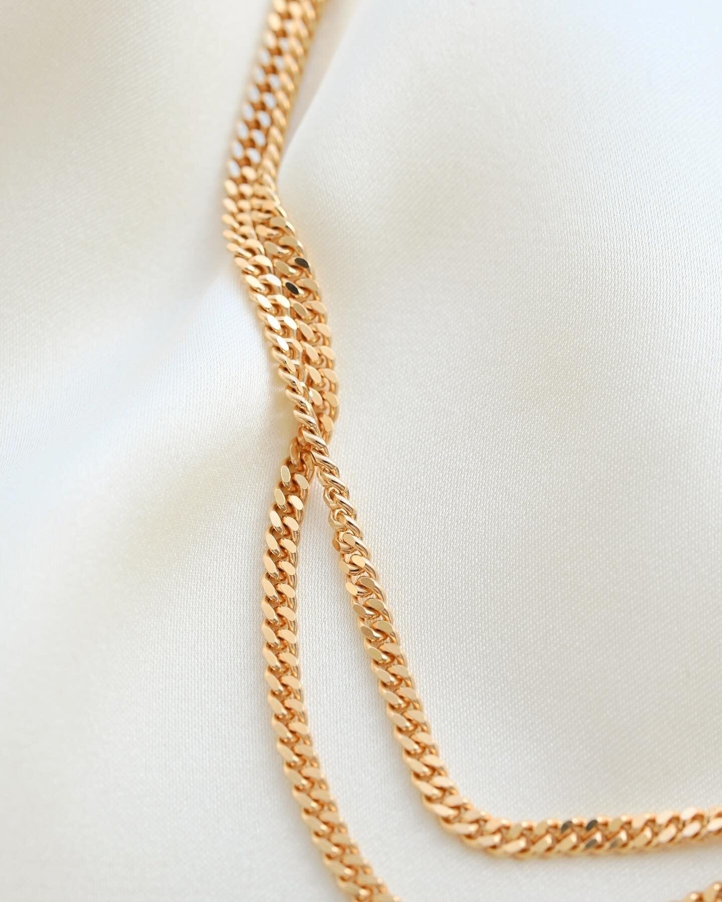 The Perfect 31.5 Inches Looong Curb Line Chain 18K Gold