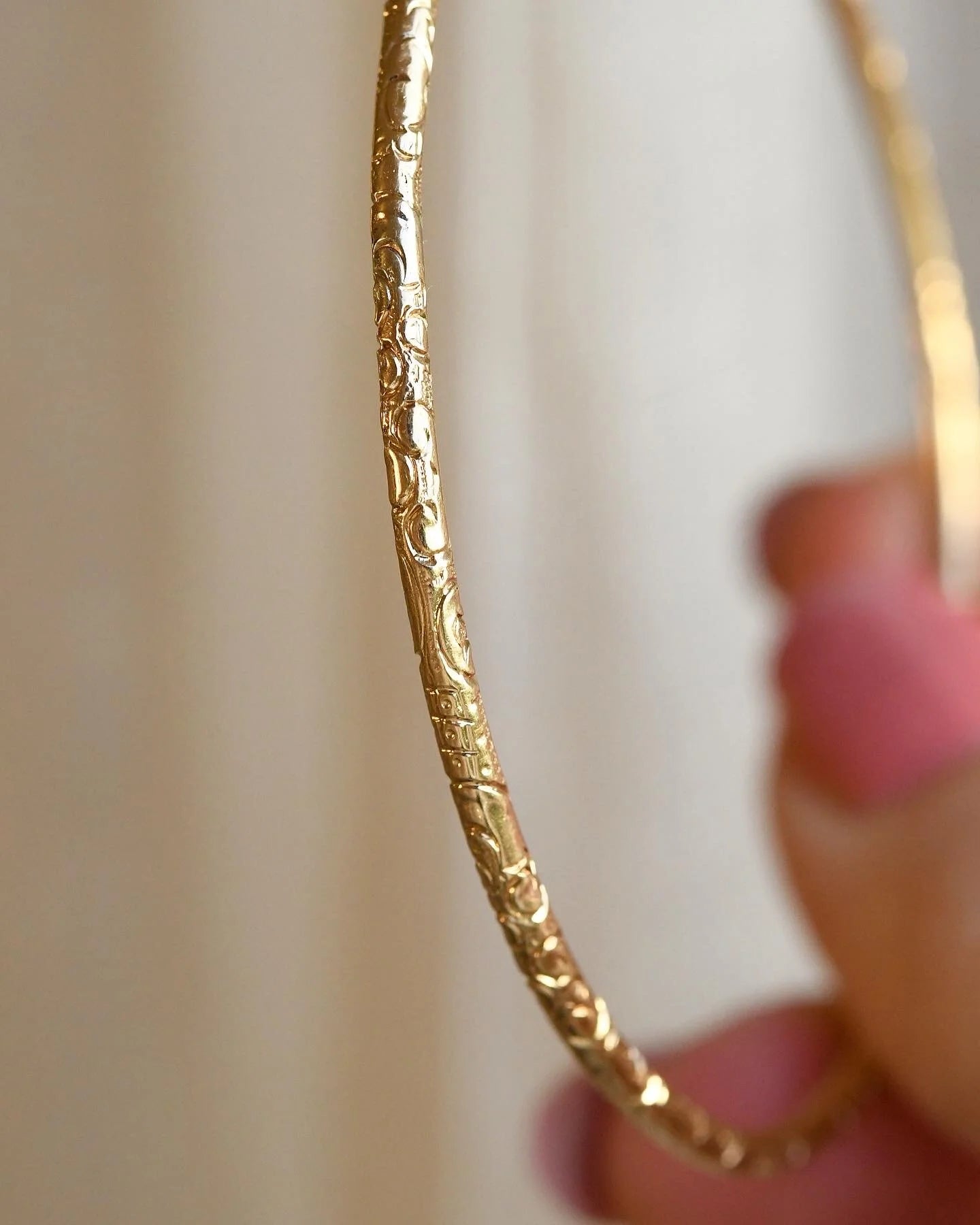 Beautiful Antique Bangle Bracelet 14K Gold 1930s