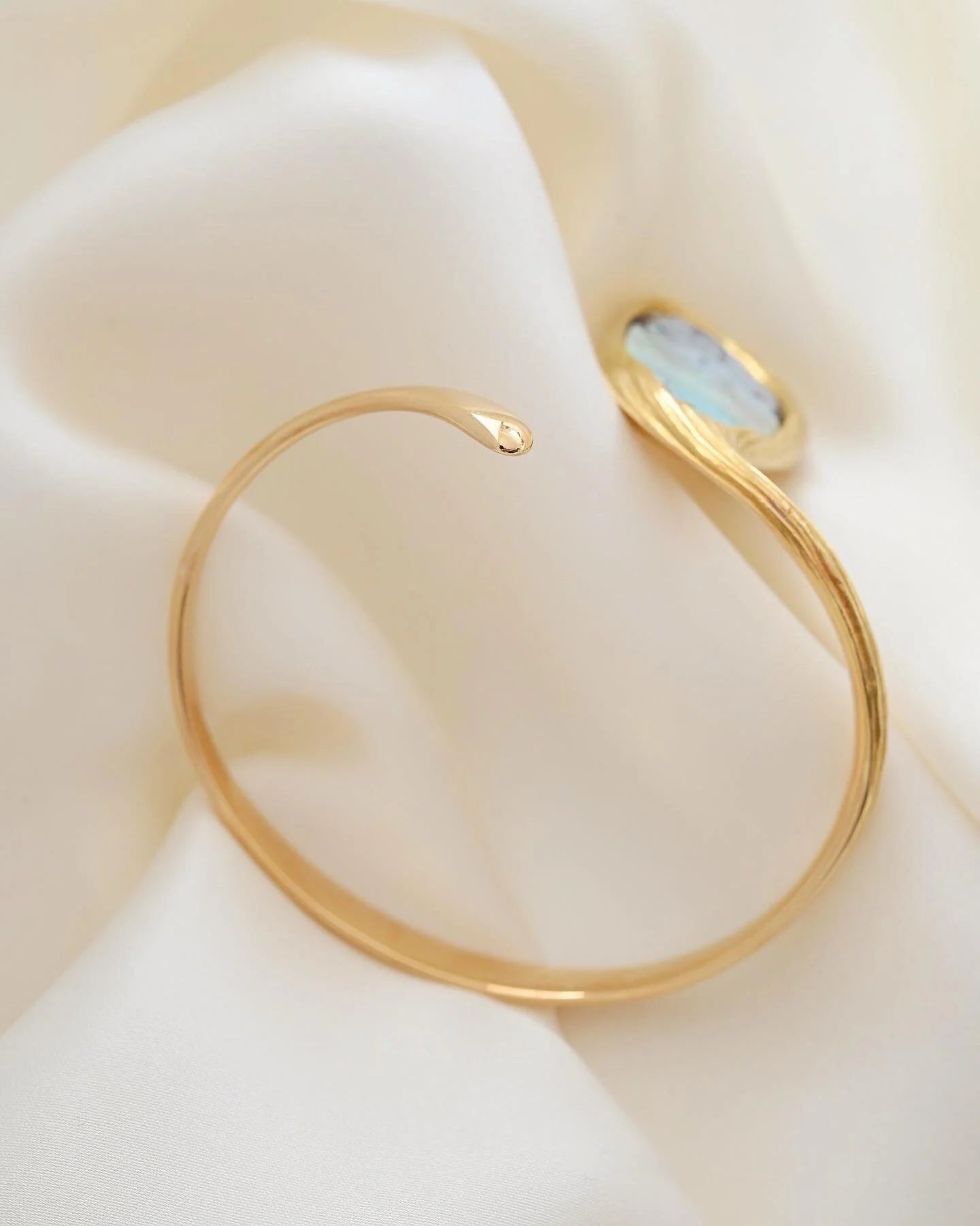 Extraordinary Stunning Natural Opal Bracelet 1970s