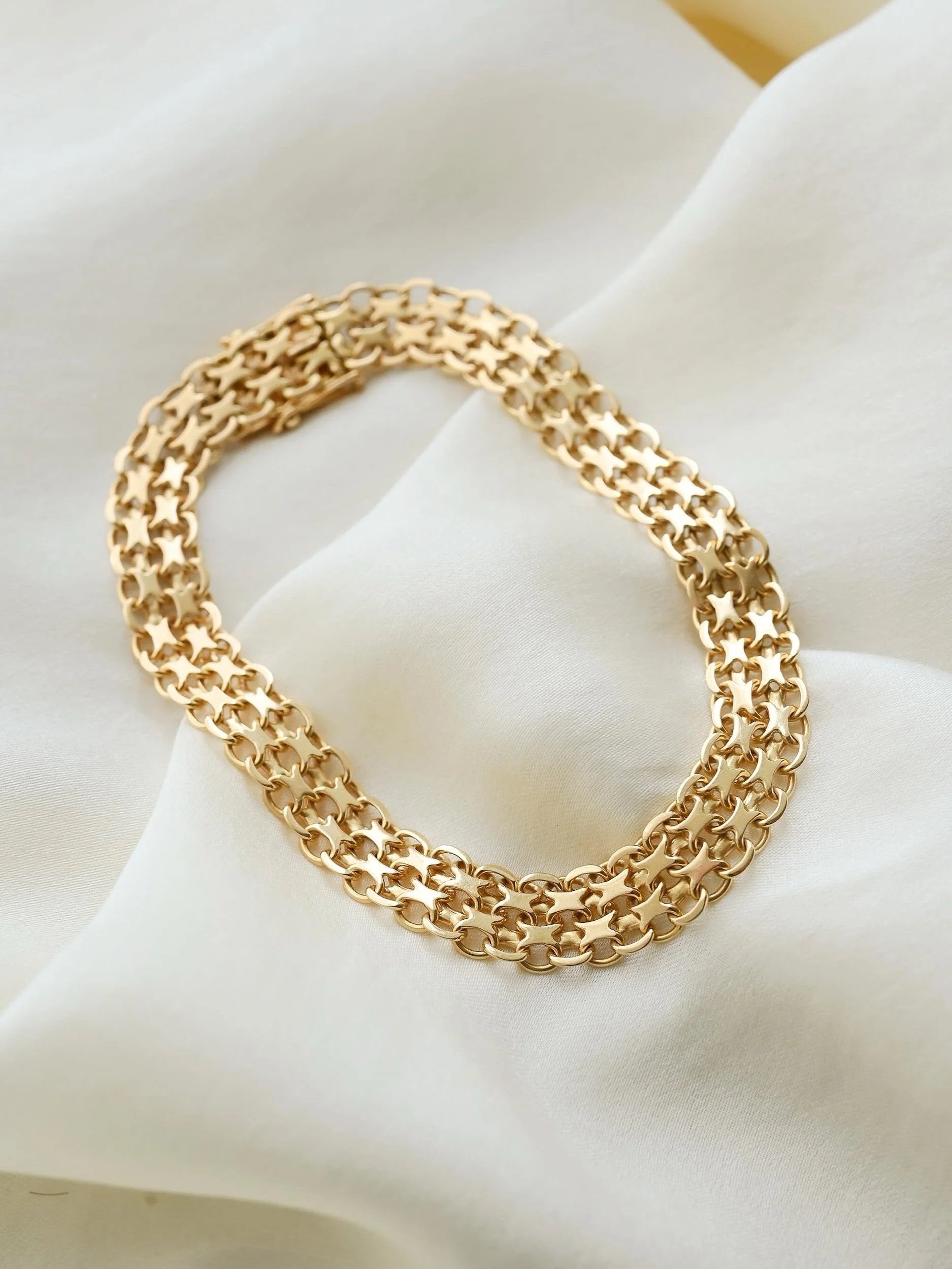 Incredible 1960s Vintage Star Link Bracelet 18K Gold