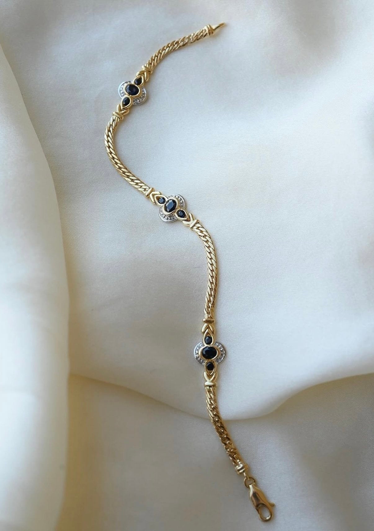 Beautiful One of A Kind Vintage Sapphire Bracelet 18K Gold