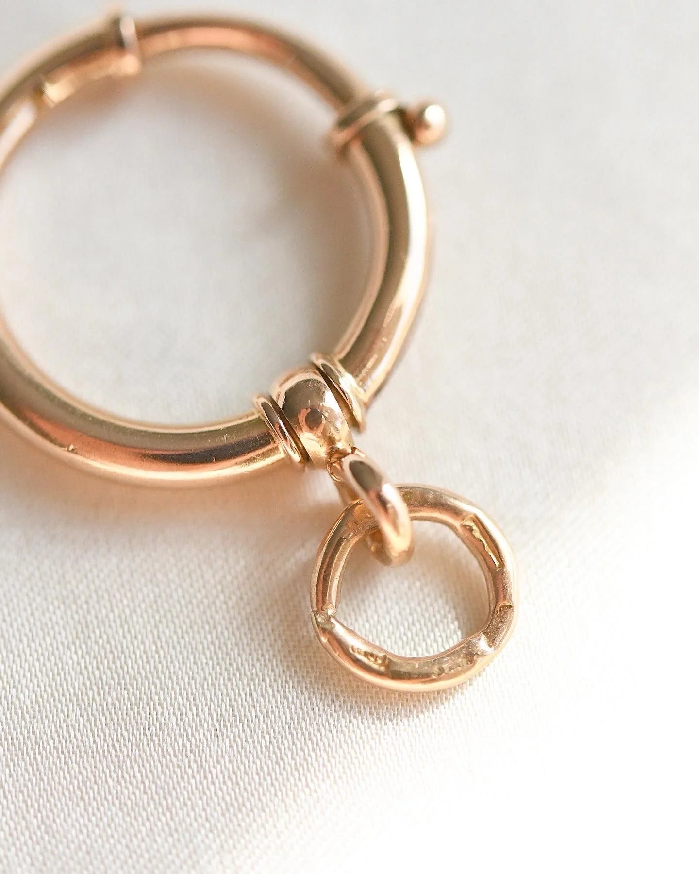 Rare Victorian Bolt Clasp 18K Gold 1874