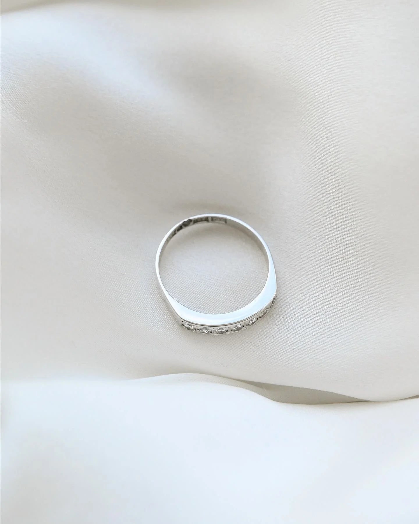 Rare Small Sized 7 Stone Diamond Ring 18K White Gold