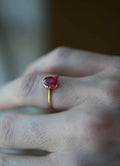 Glowing Vintage Solitaire 1.0 Carat Ruby Ring 18K Gold Sweden Mid 1900s