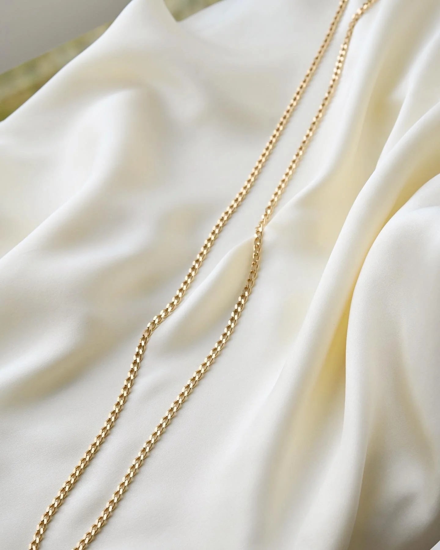 Long 40 Grams Vintage Curb Link Chain 18K Gold