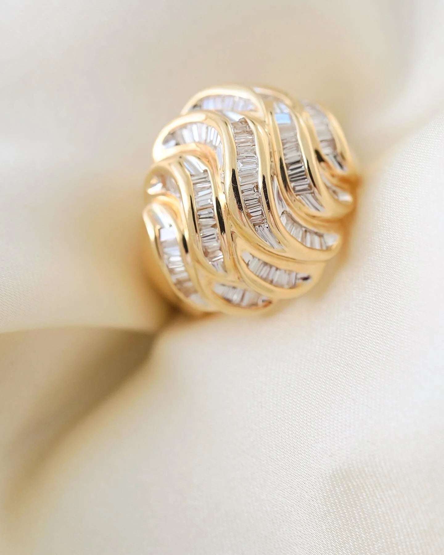 Big Bold Italian Diamond Bomb Ring Baguette Cut Diamonds 18K Gold 1980