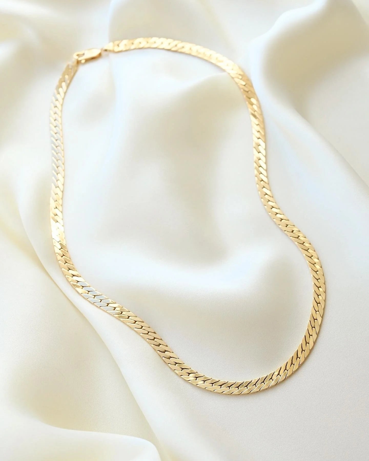 Sublime Rare Deluxe Serpent Curb Link Necklace 18K Gold