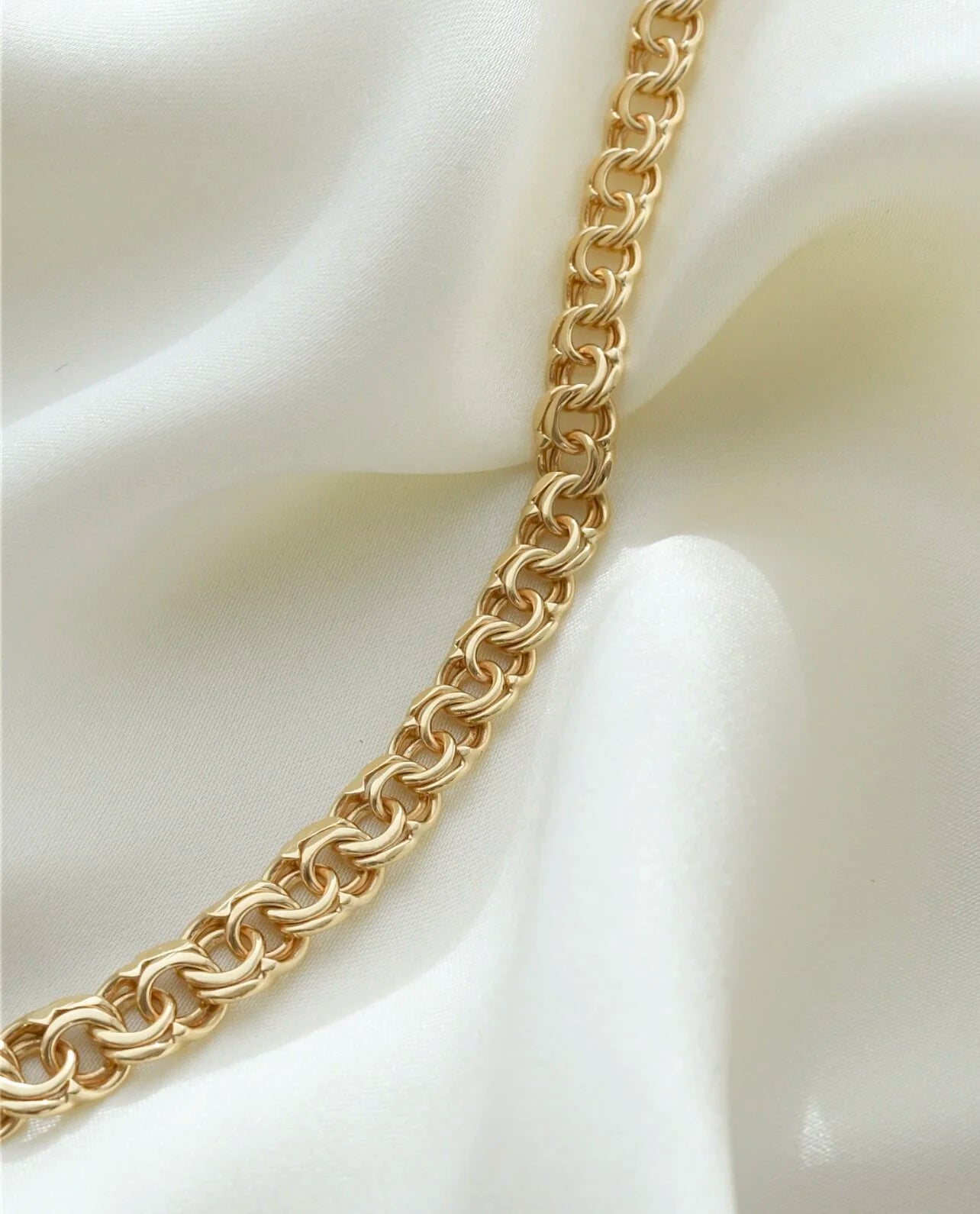 The Best Bismarck Necklace 18K Gold 1968