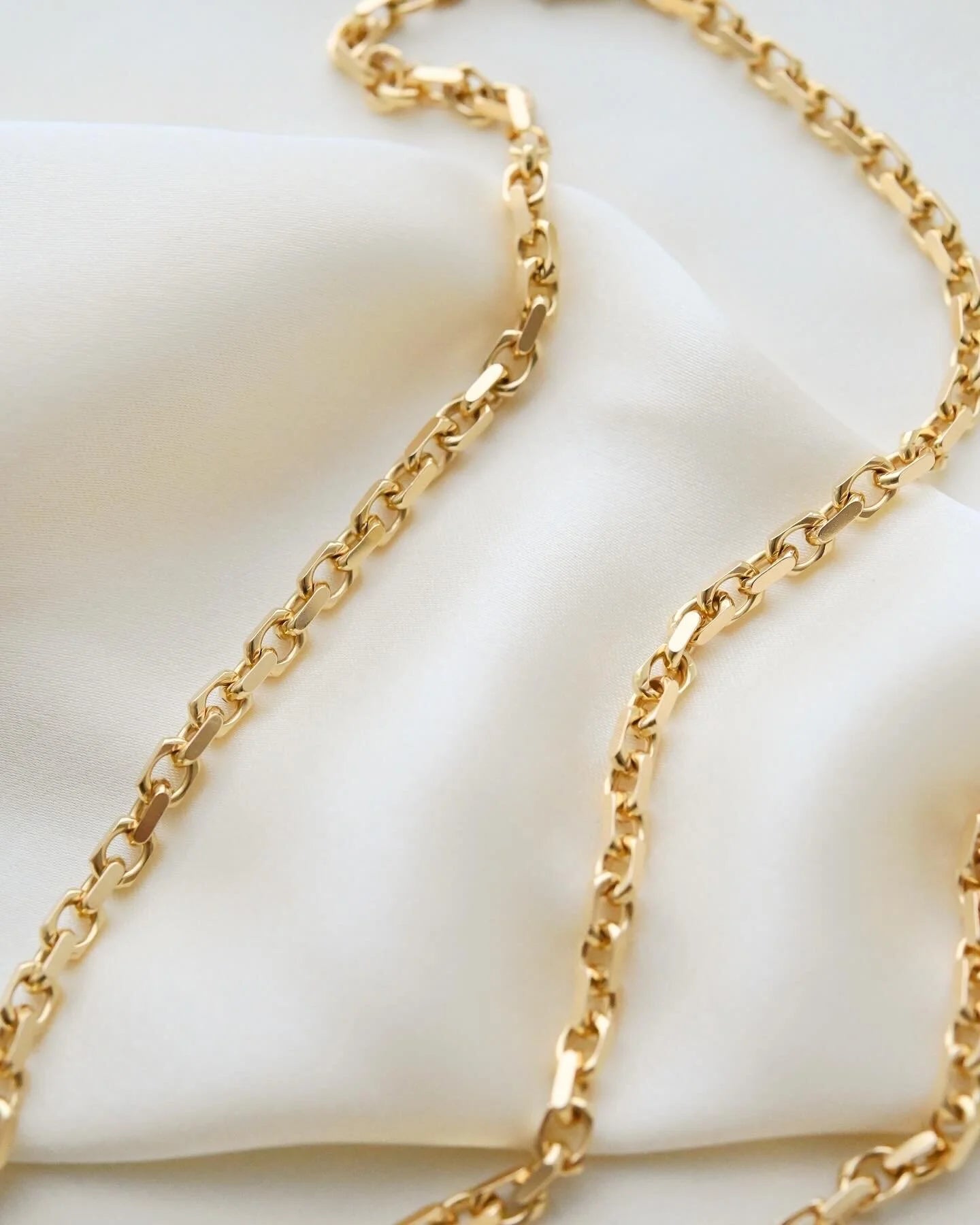 Rare LONG 26 inches Vintage Biker Chain 42 Grams 18K Gold