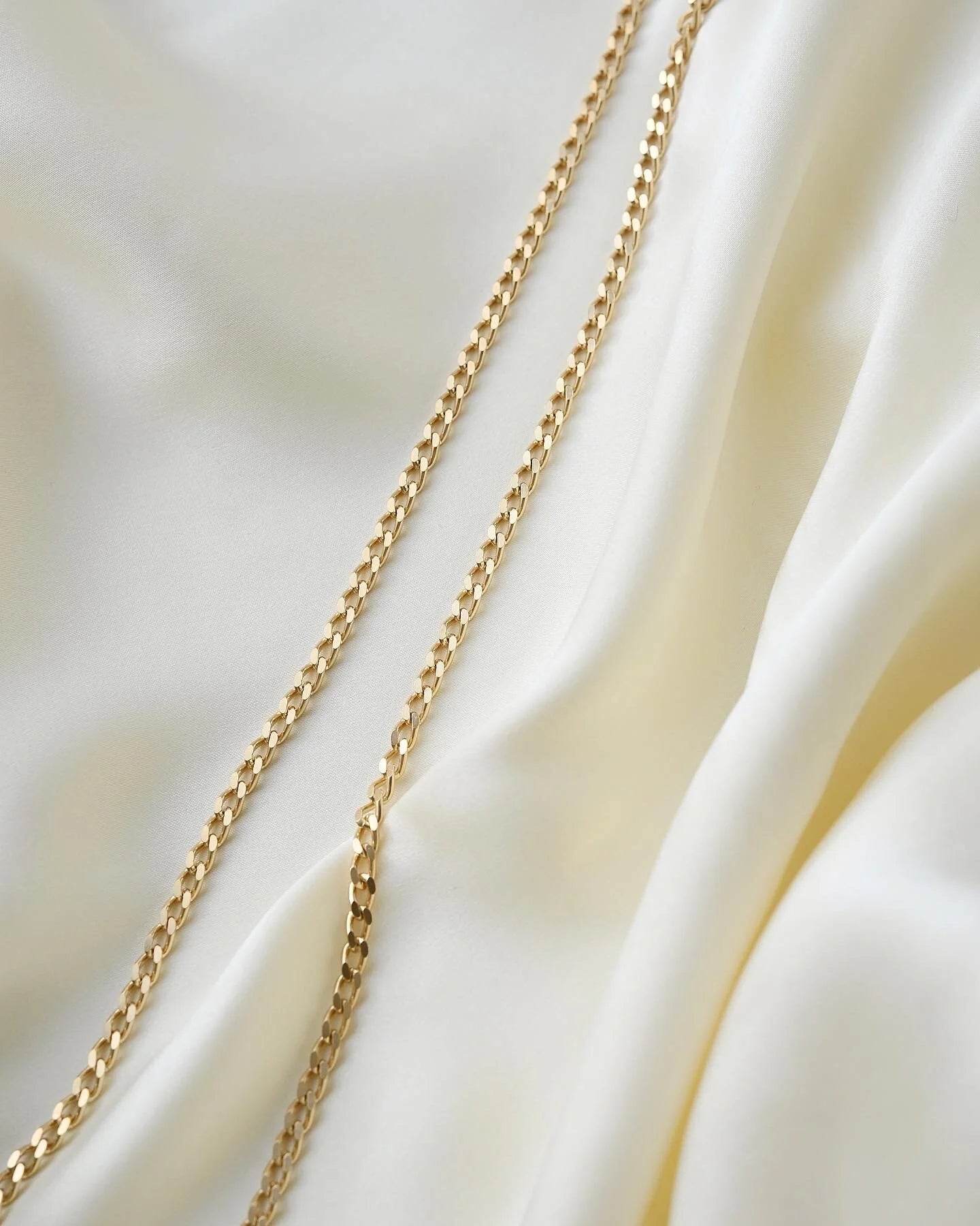 Long 40 Grams Vintage Curb Link Chain 18K Gold