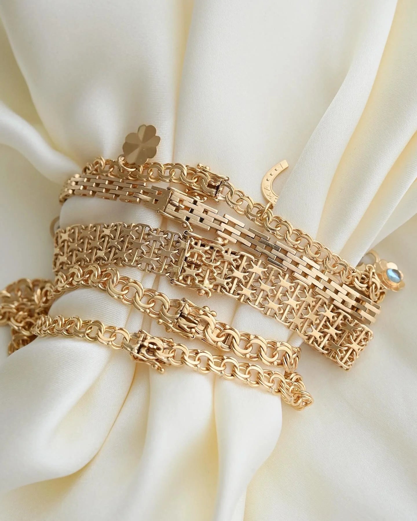 Selection of Special Swedish Vintage Bracelets 18K Gold Mid 1900s