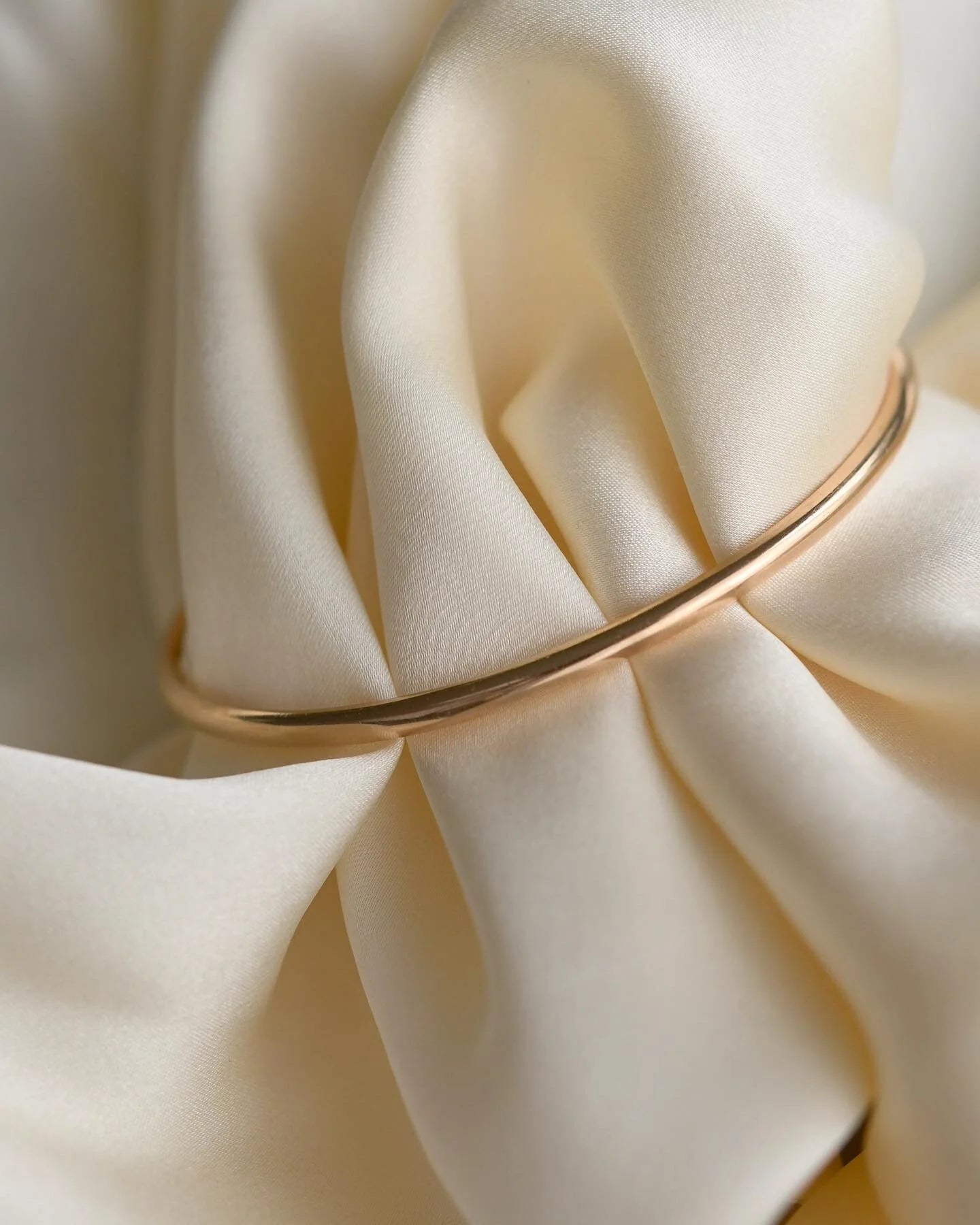Gorgeous Rose Gold Bangle 18K 1960