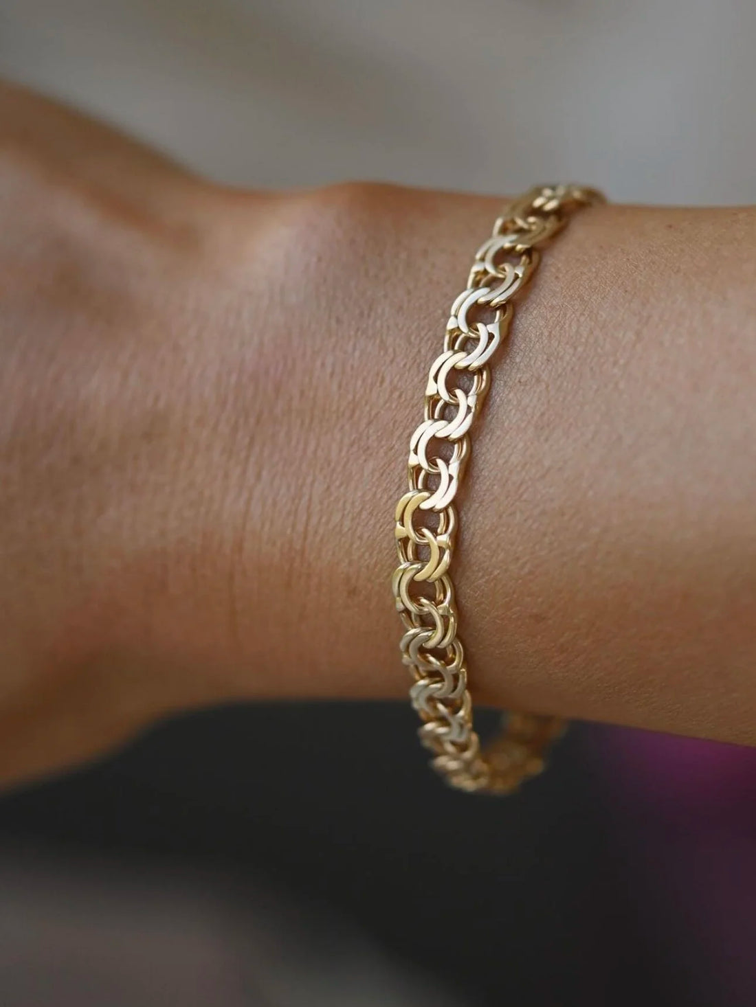 Glowing Swedish Vintage Bismarck Bracelet 18K Gold 1959