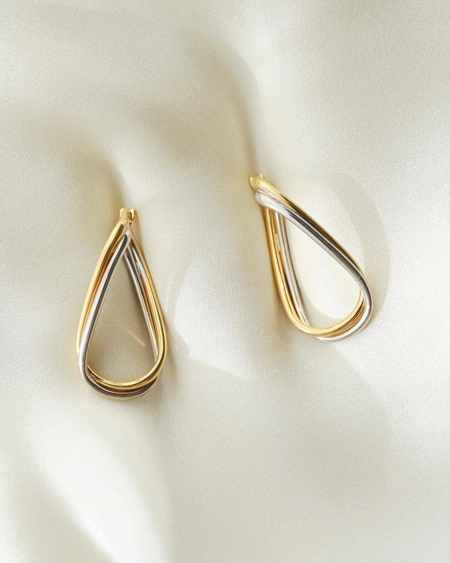Cool Two Tone Estate Earrings 18K Gold