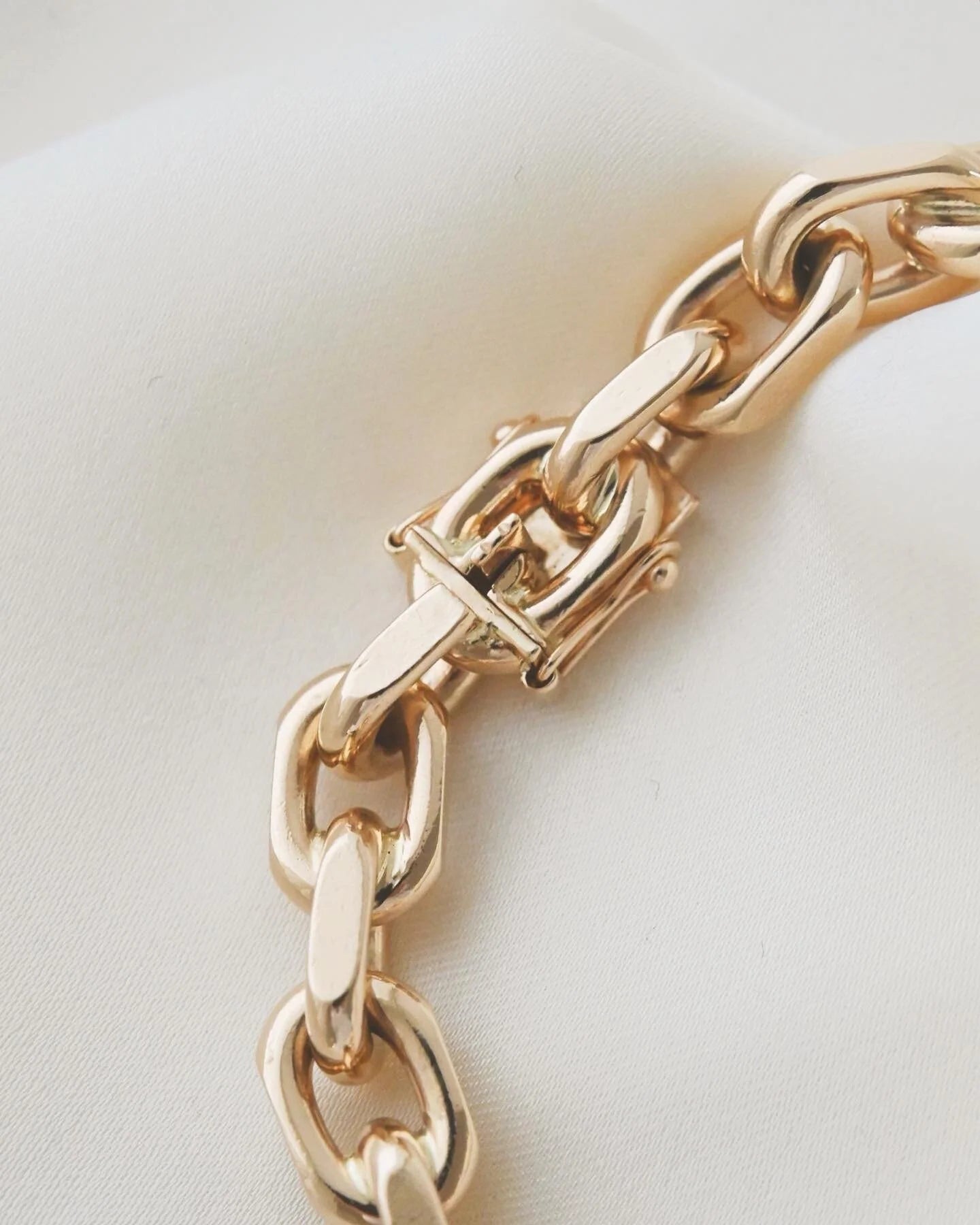 6.25 Inches Big Chunky Danish Anchor Link Bracelet 14K Gold