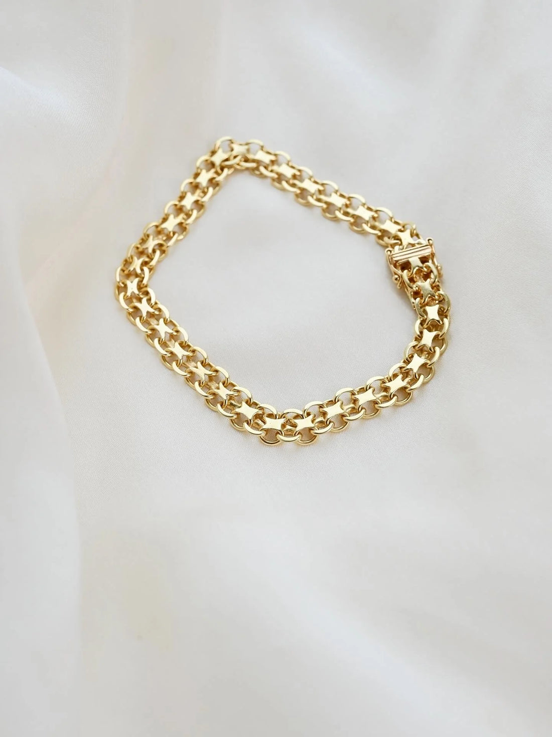 Gleaming Vintage Bracelet 18K Gold 1971