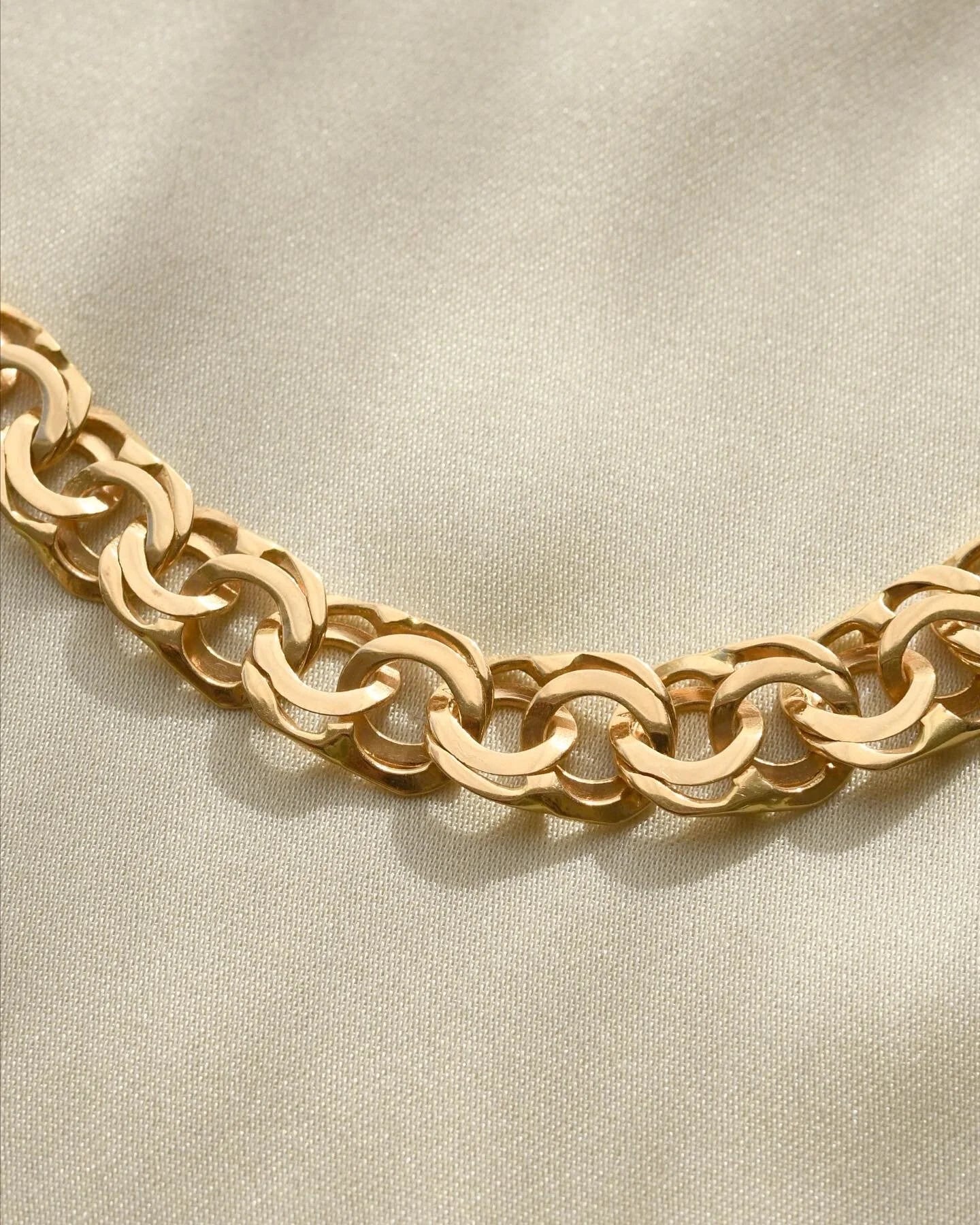Radiant Soft Pastel Rose Gold Bismarck 18K Gold 1960