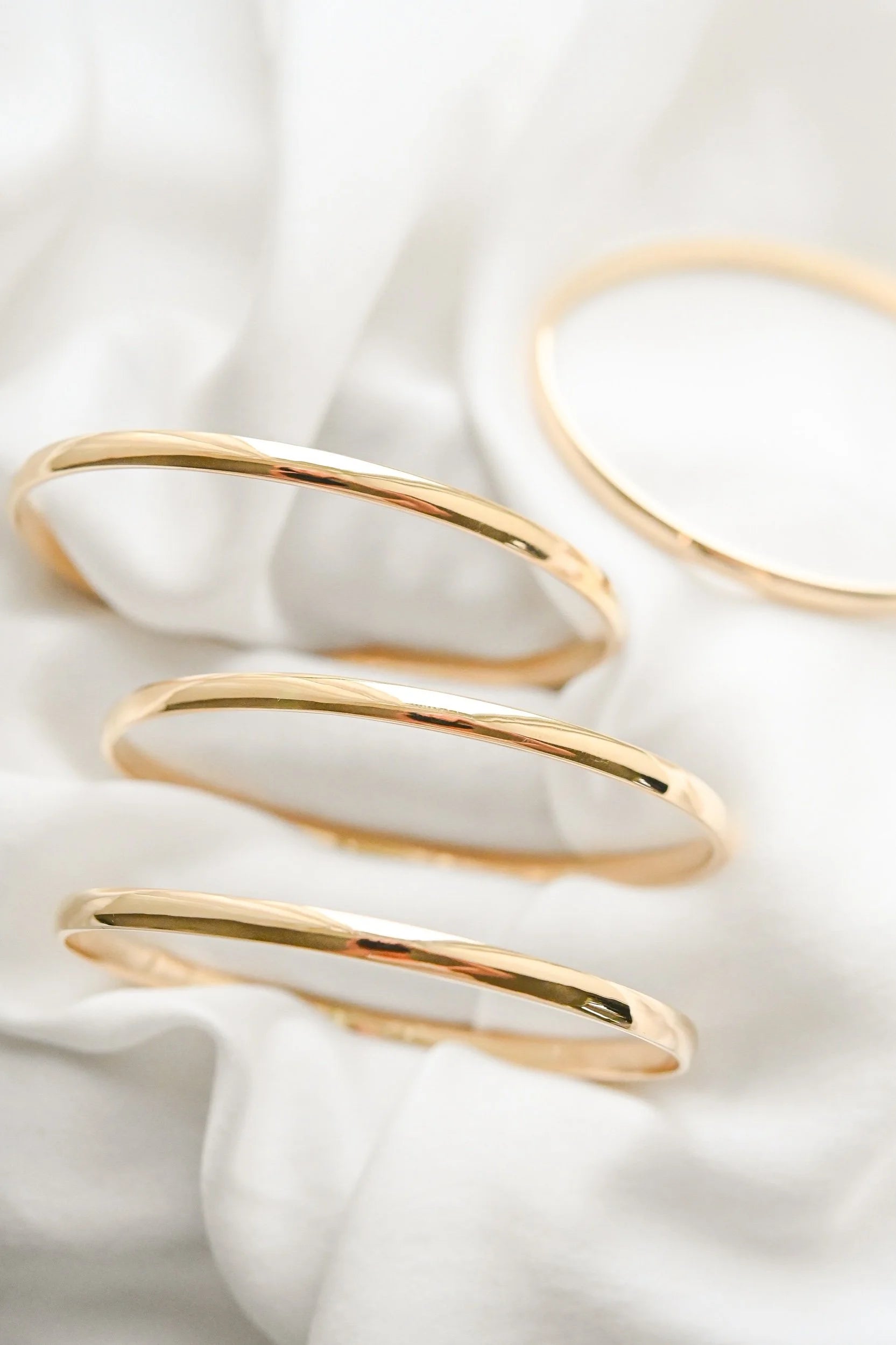 OMJ FINE JEWELRY : The Heirloom Bangle 14K Gold