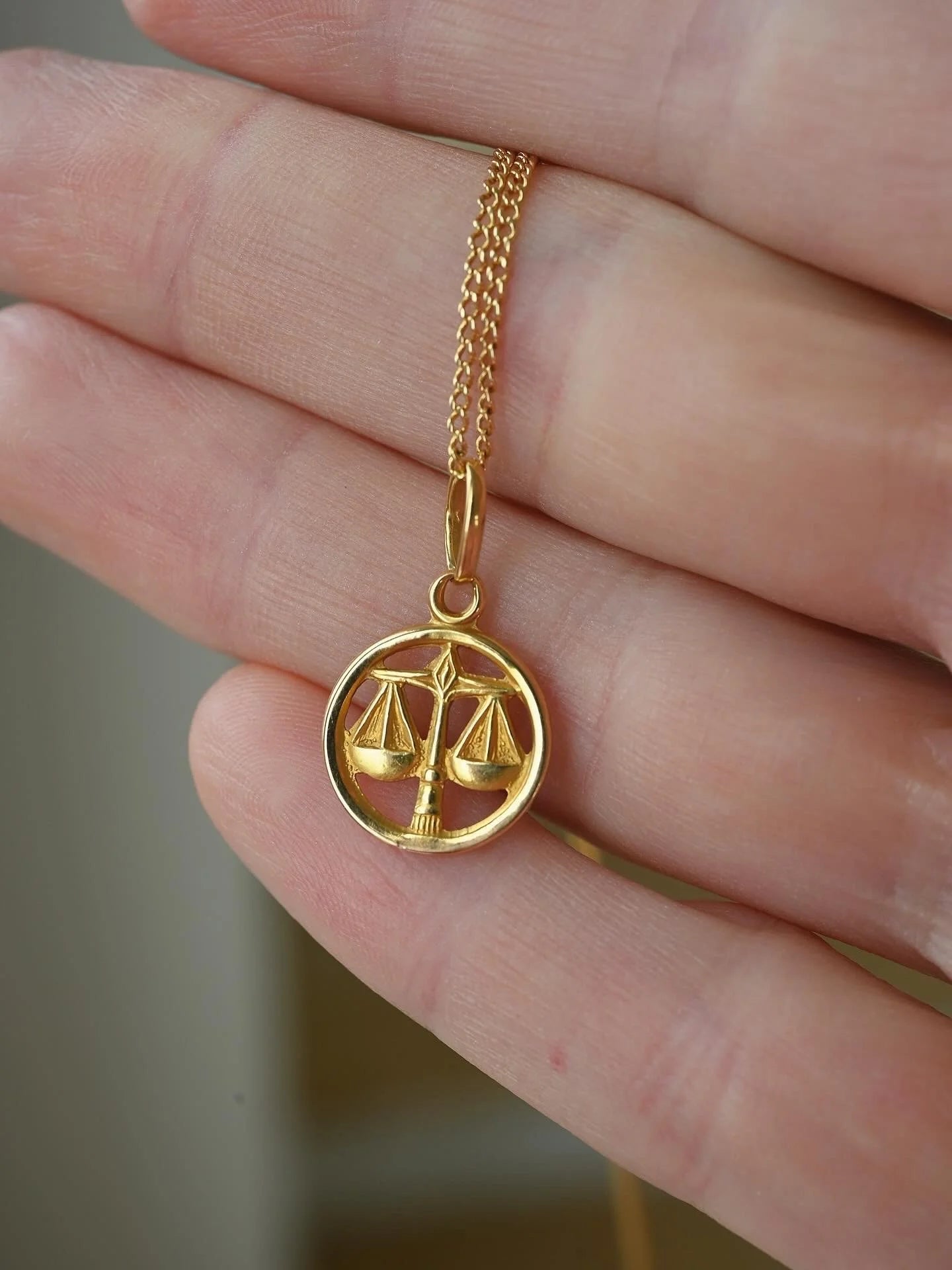 Vintage Libra Pendant 18K Gold