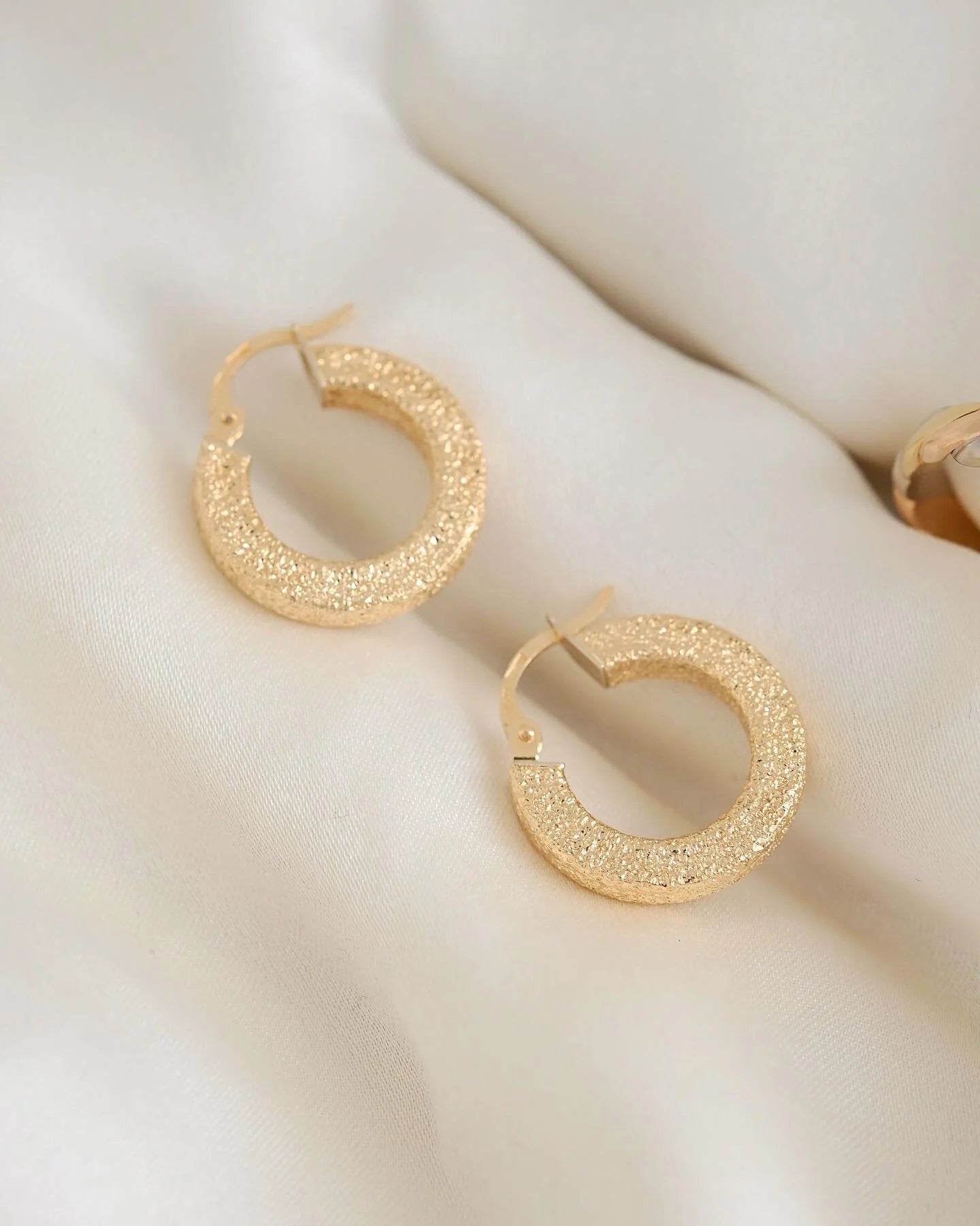 Tuesday Selection Vintage Pieces 18K Gold