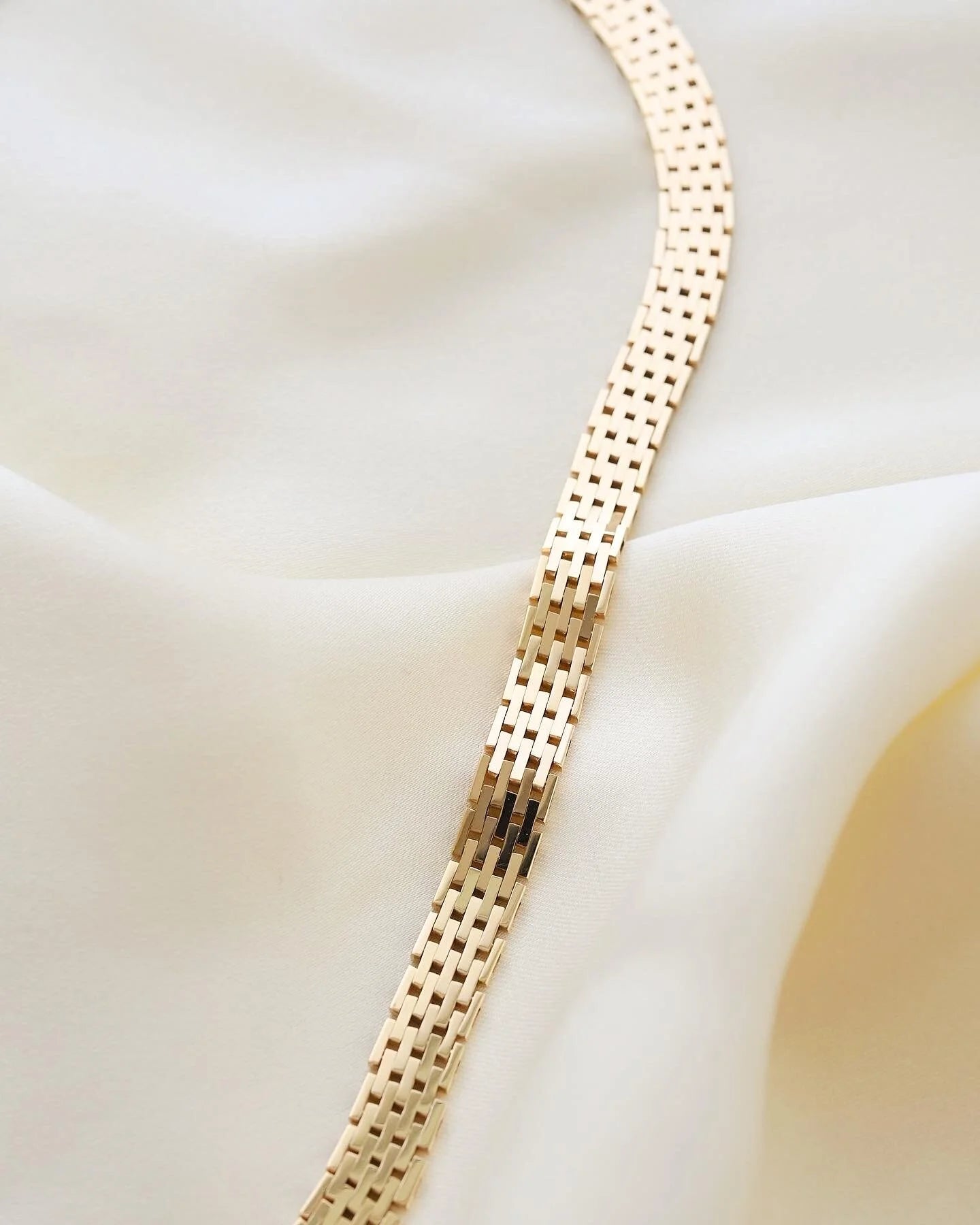 Wide Heavy 34 Grams Brick Link Necklace 14K Gold 1960s