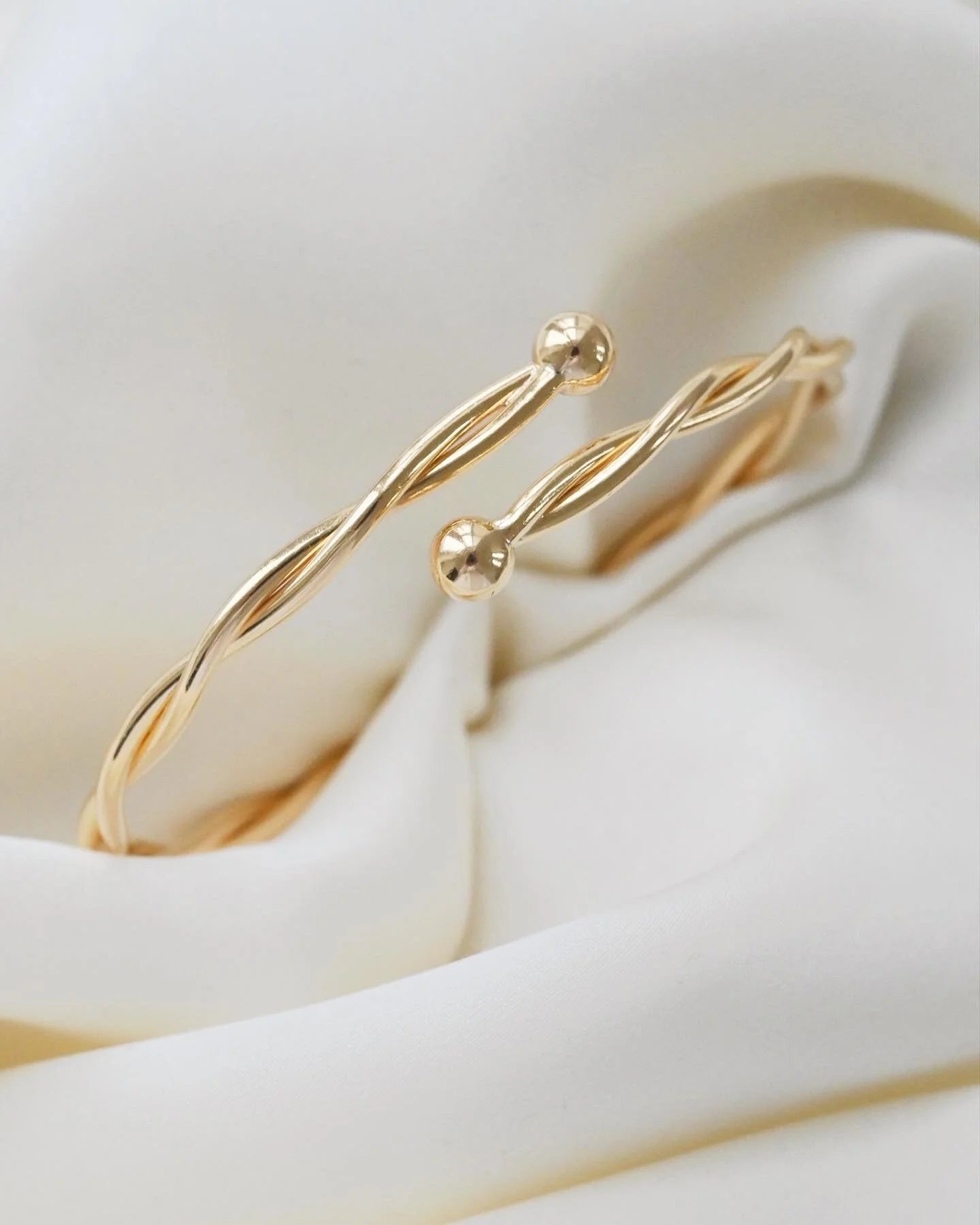Sublime Danish Twisted Vintage Bangle 18K Gold