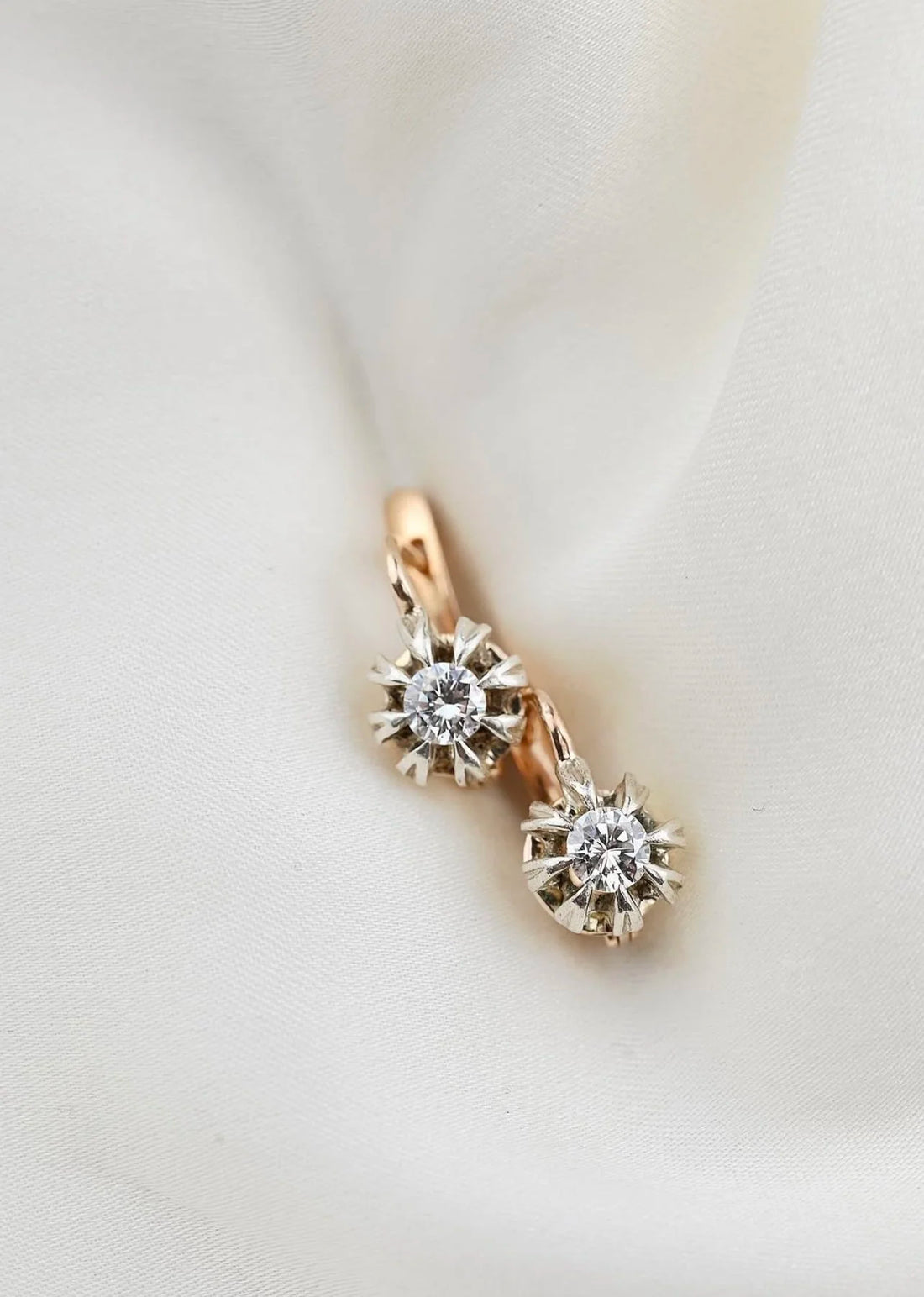 Rare Sparkling Old Diamond Earrings 18K Gold 1940s