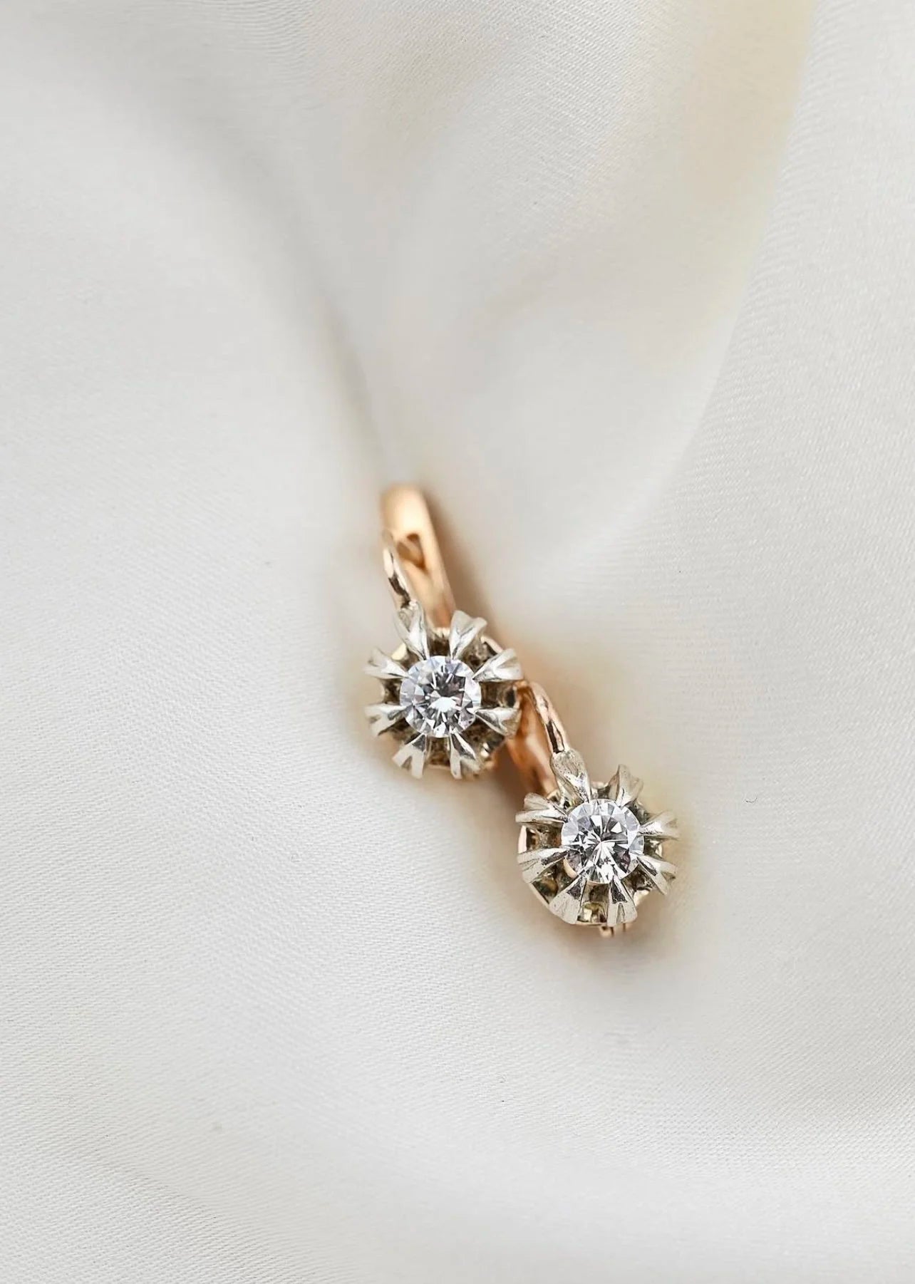 Rare Sparkling Old Diamond Earrings 18K Gold 1940s