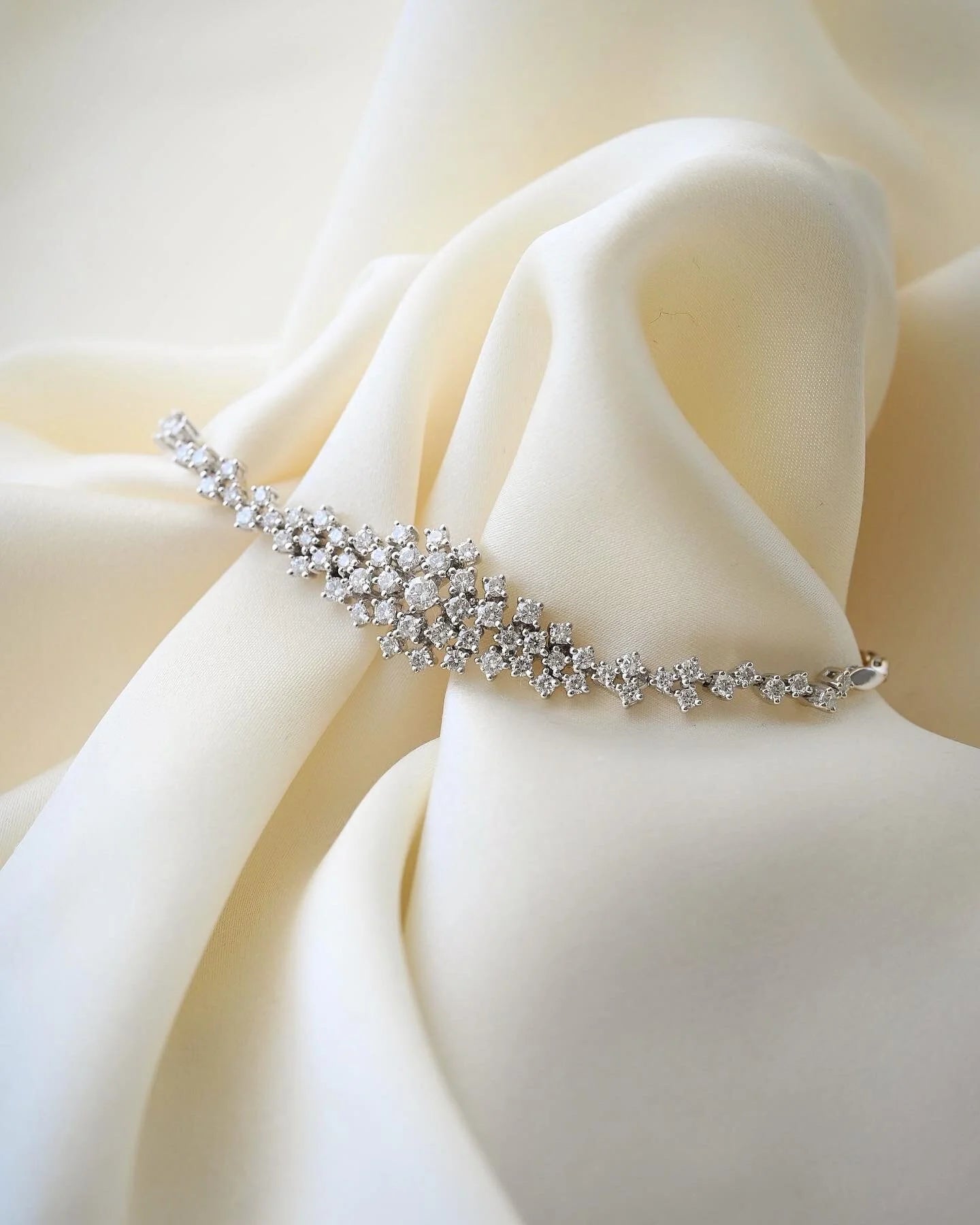 Magical French Vintage Diamond Bracelet 1.70 Carats 18K White Gold