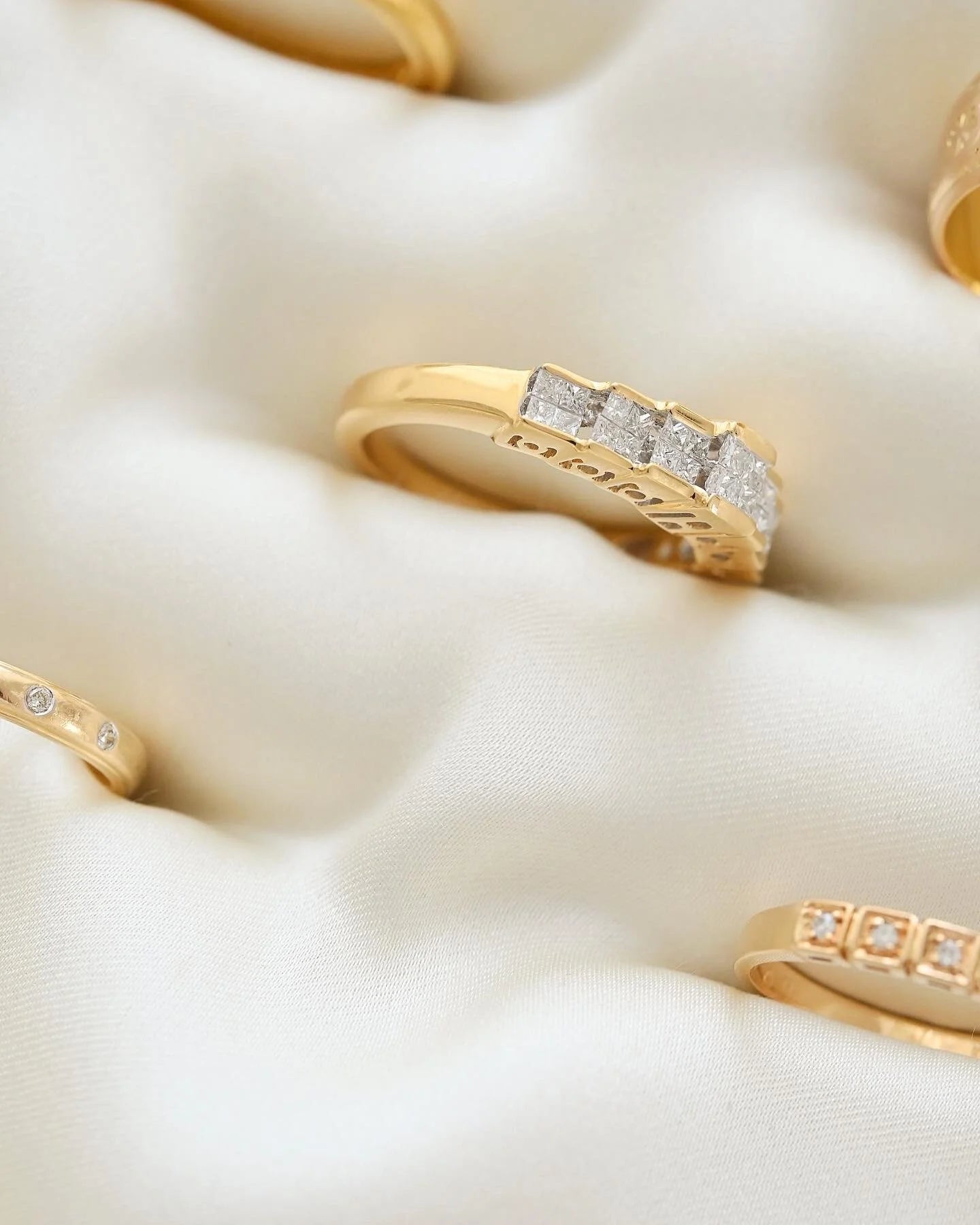 Amazing Sculptural Princess Cut Vintage Diamond Ring 18K Gold 1979