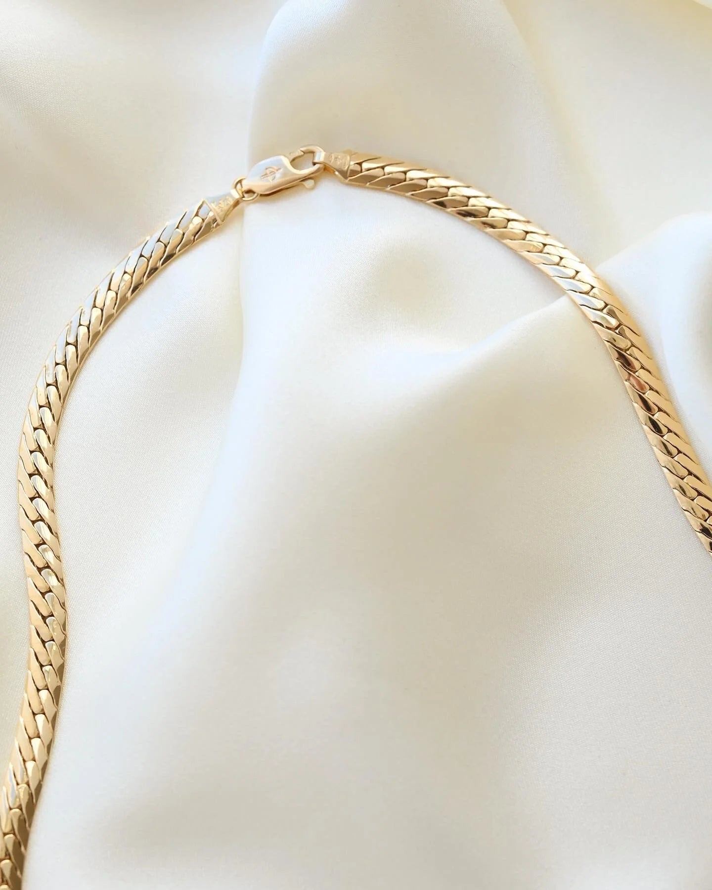 Sublime Rare Deluxe Serpent Curb Link Necklace 18K Gold