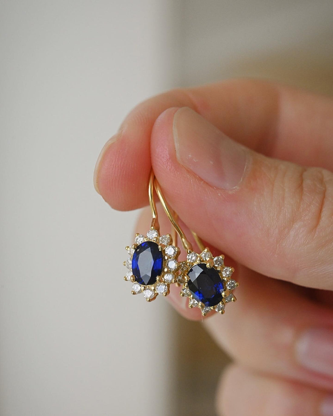 Timeless Diamond x Sapphire Cluster Danglers 18K Gold 1980s