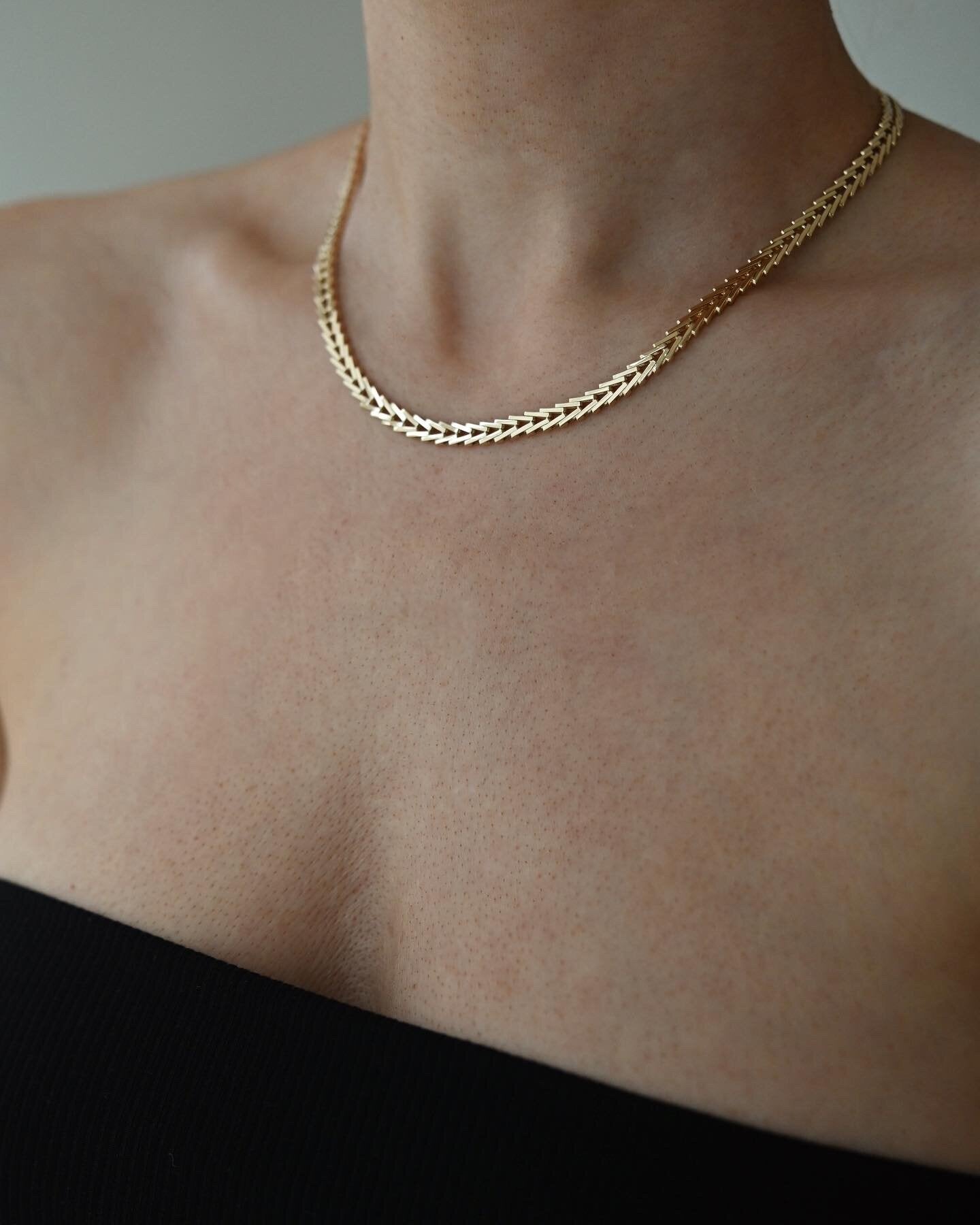 Heavy, 17.15 inches Geneva Variation Necklace 14K Gold 1970s