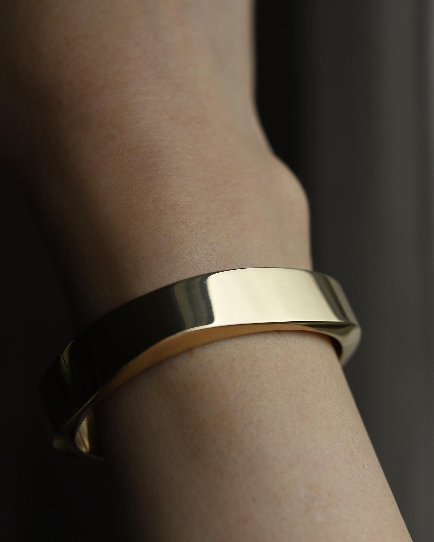 Smaller Sized Vintage Dream Bracelet w Angled Edges 14K Gold