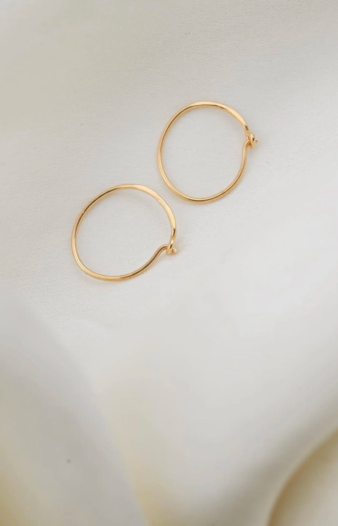 The Never Take Off Again Perfect Hoops Earrings 18K Gold 1957