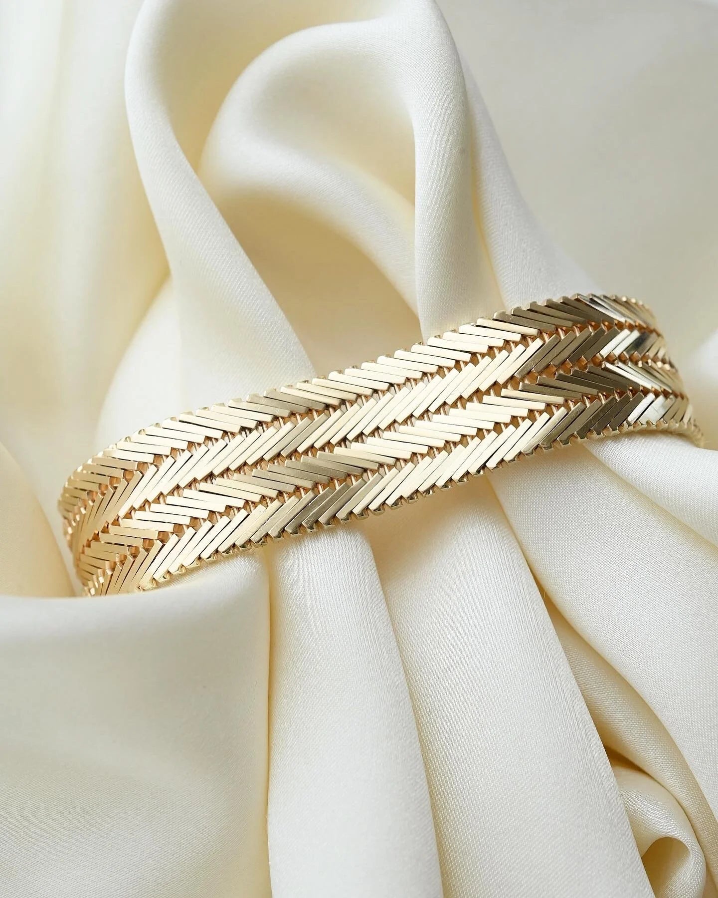 Super Heavy Sublime 52 Grams Danish Link Bracelet 14K Gold 1960s