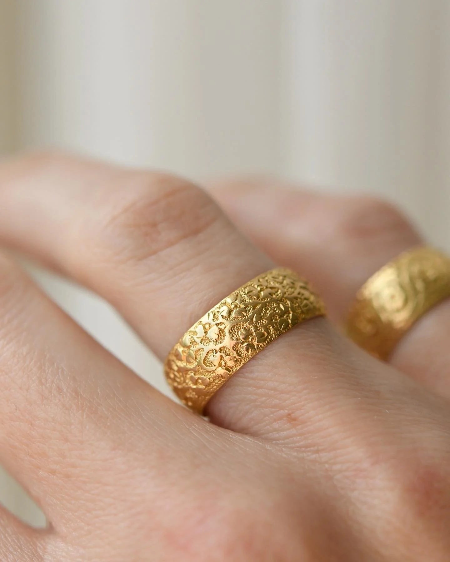Beautiful Edwardian Gold Band From 1900 18K Gold